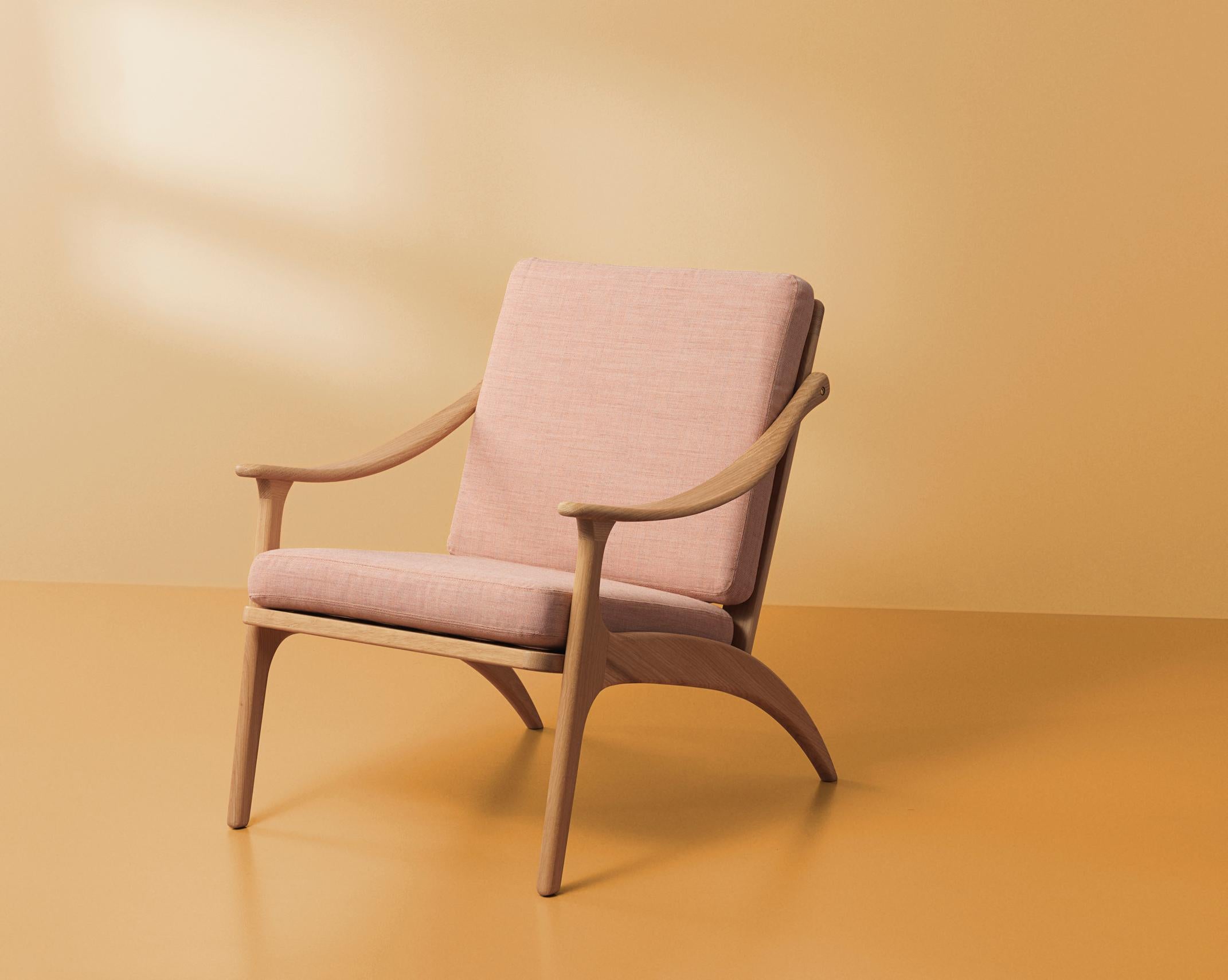 Lean Back Monochrome Lounge Chair in Oak, by Arne Hovmand-Olsen from Warm Nordic For Sale 4