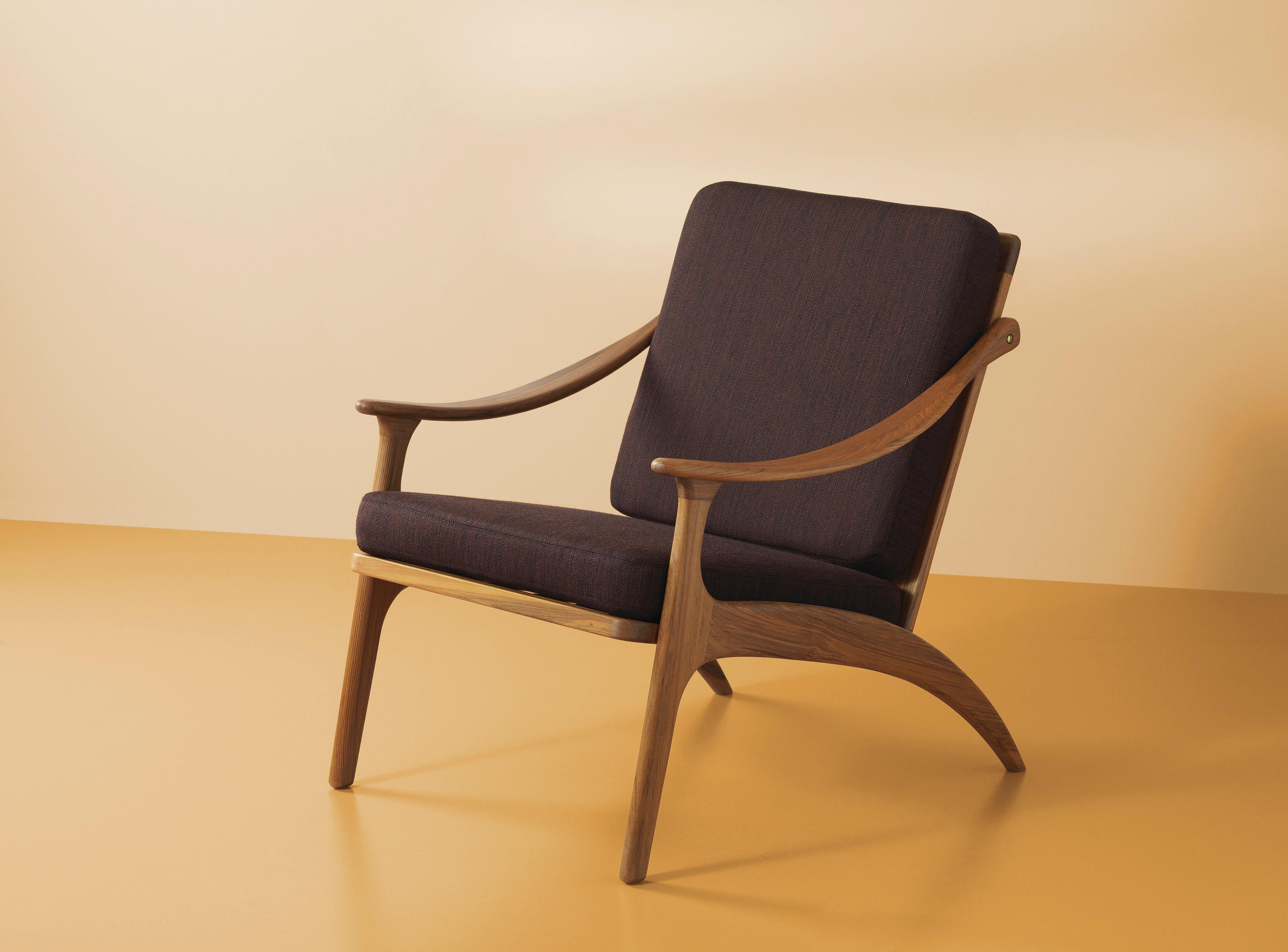 Lean Back Monochrome Lounge Chair in Teak, by Arne Hovmand-Olsen from Warm  For Sale 5