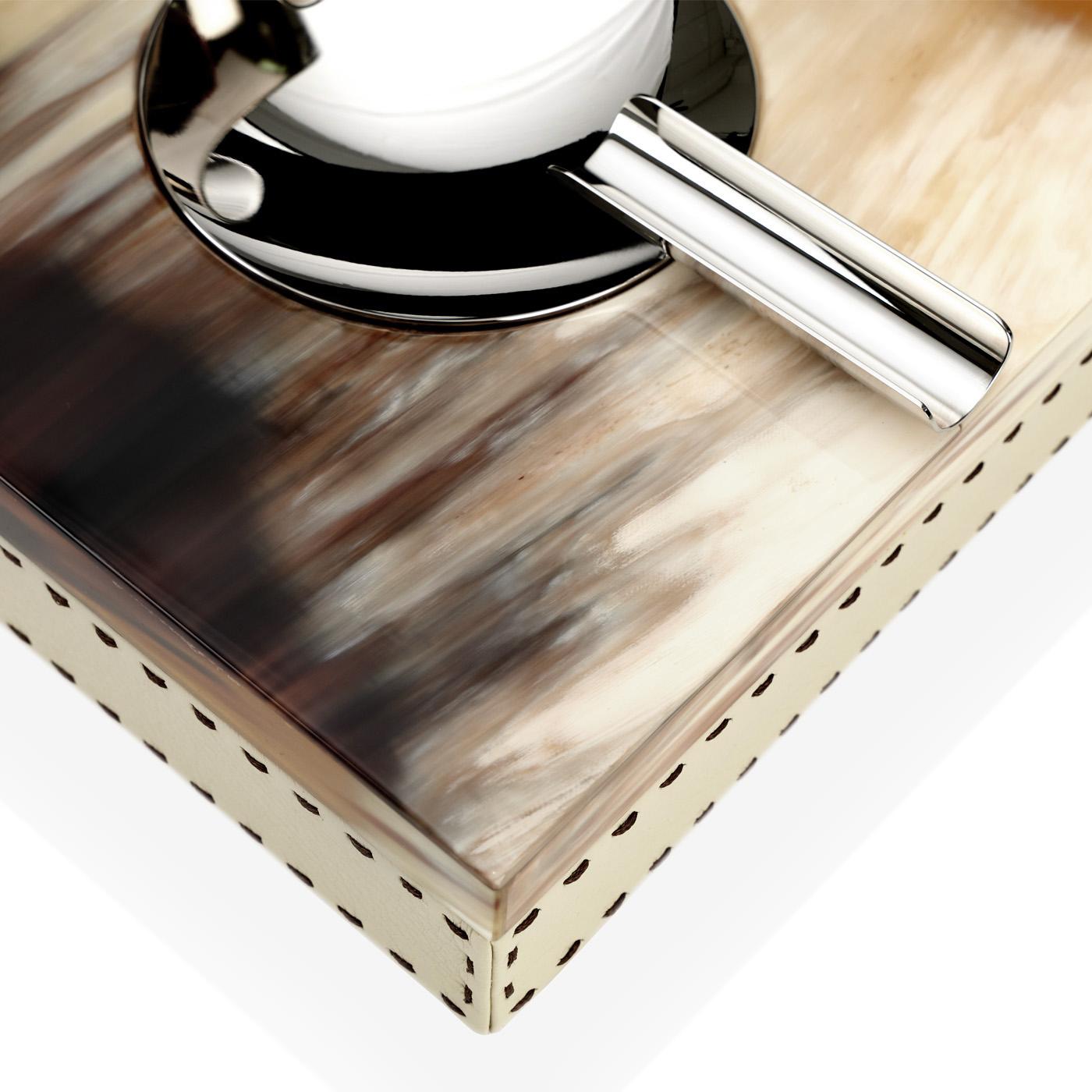 Hand-Crafted Leandro Ash Tray in Pebbled Leather with Lid in Corno Italiano, Mod. 4442 For Sale