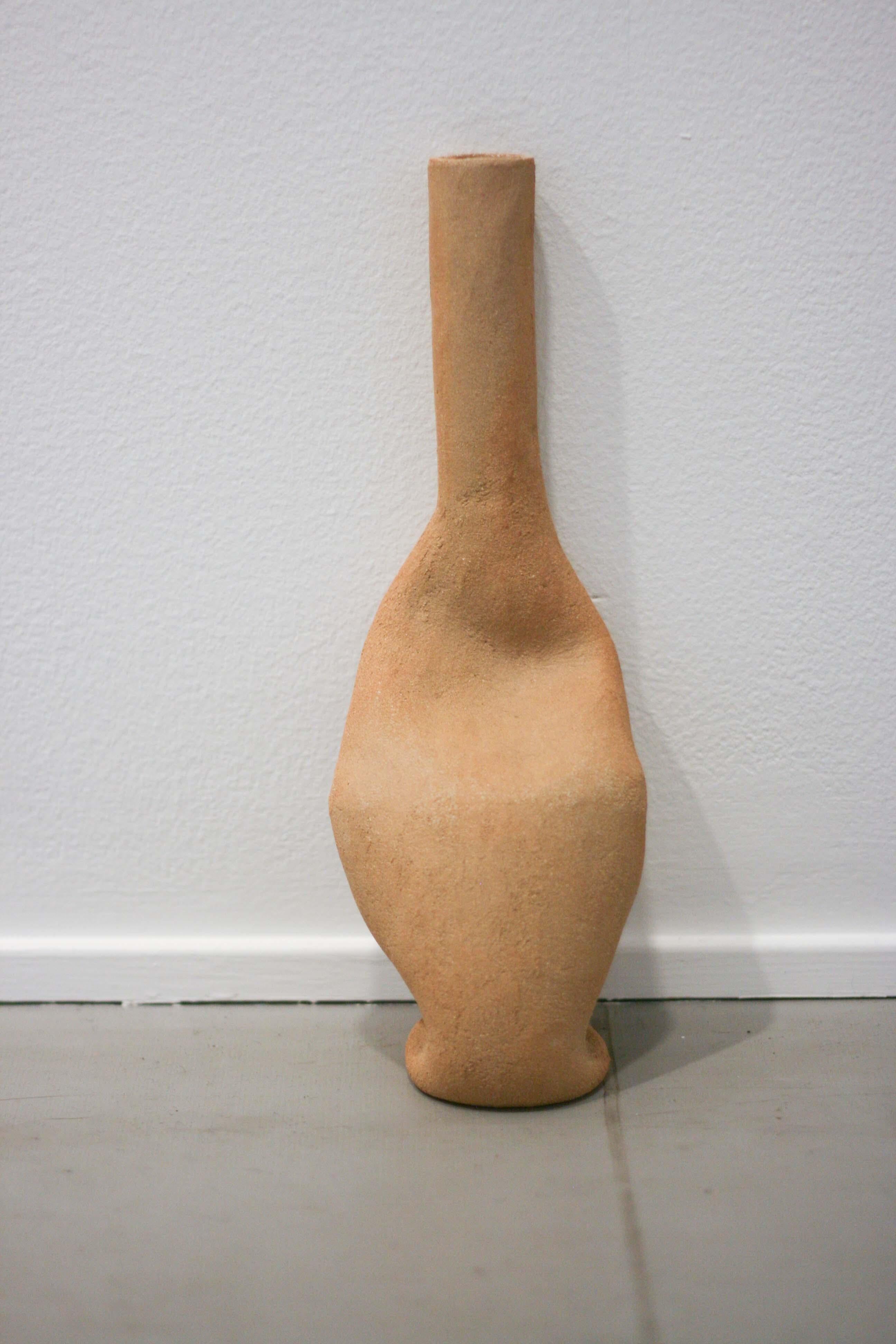 Moderno Leaning Against The Wall I Decorative Ceramic Vase by Lillian Tørlen in vendita