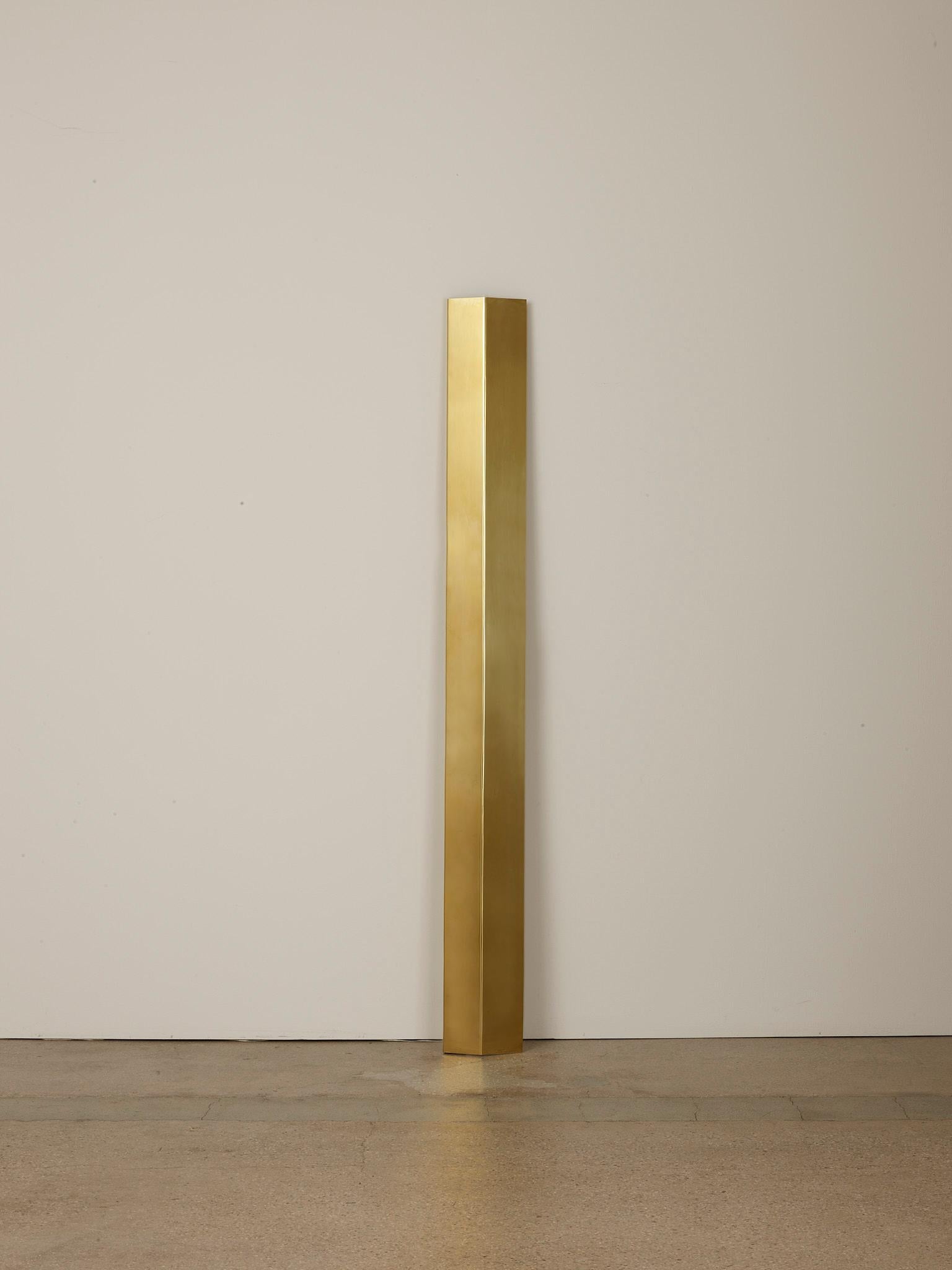Leaning Mano 6 foot lamp by Umberto Bellardi Ricci.
Dimensions: D 7