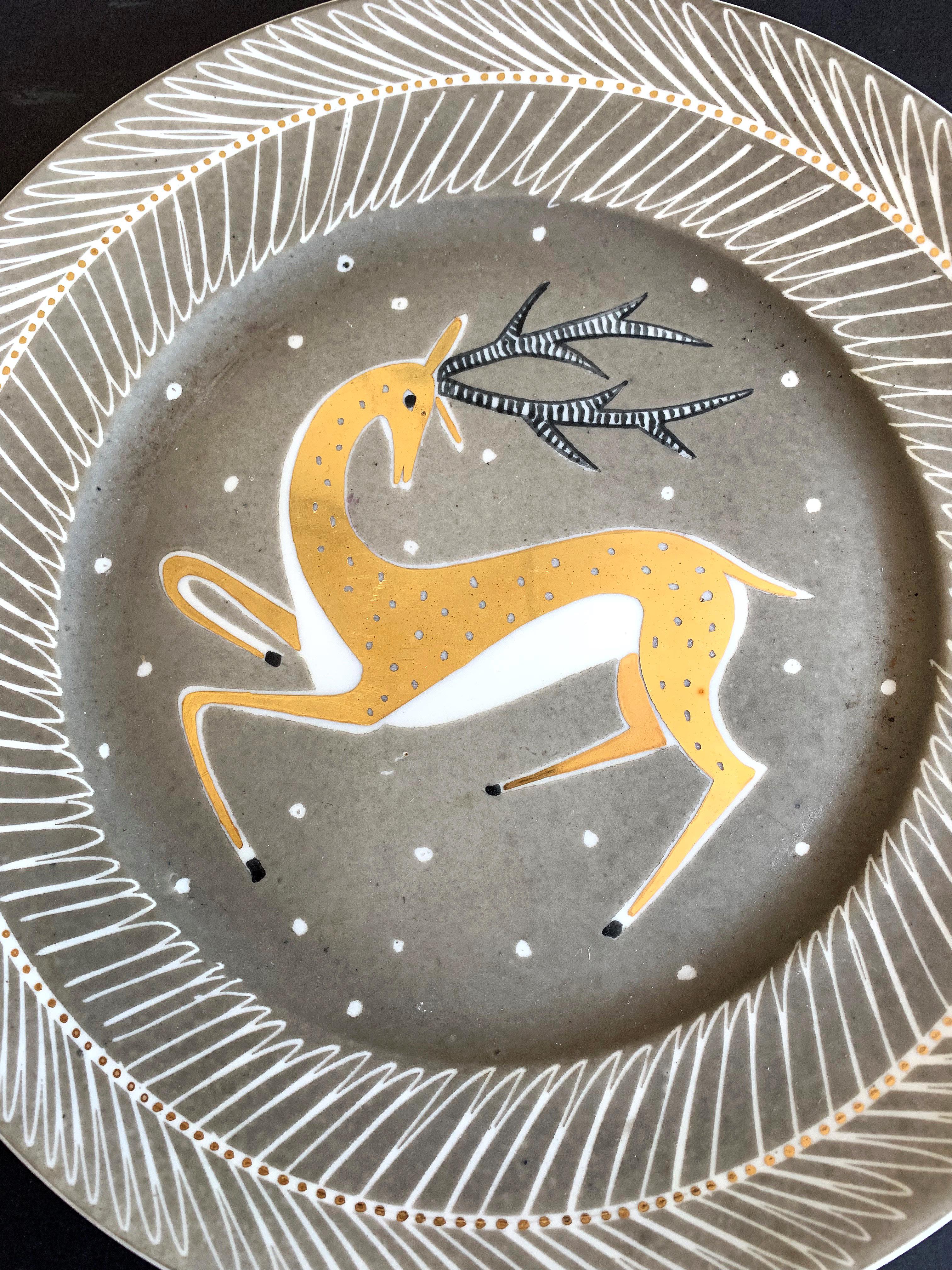 Américain Paire rare d'assiettes en porcelaine Art Déco « Leaping Gazelles » de Waylande Gregory en vente