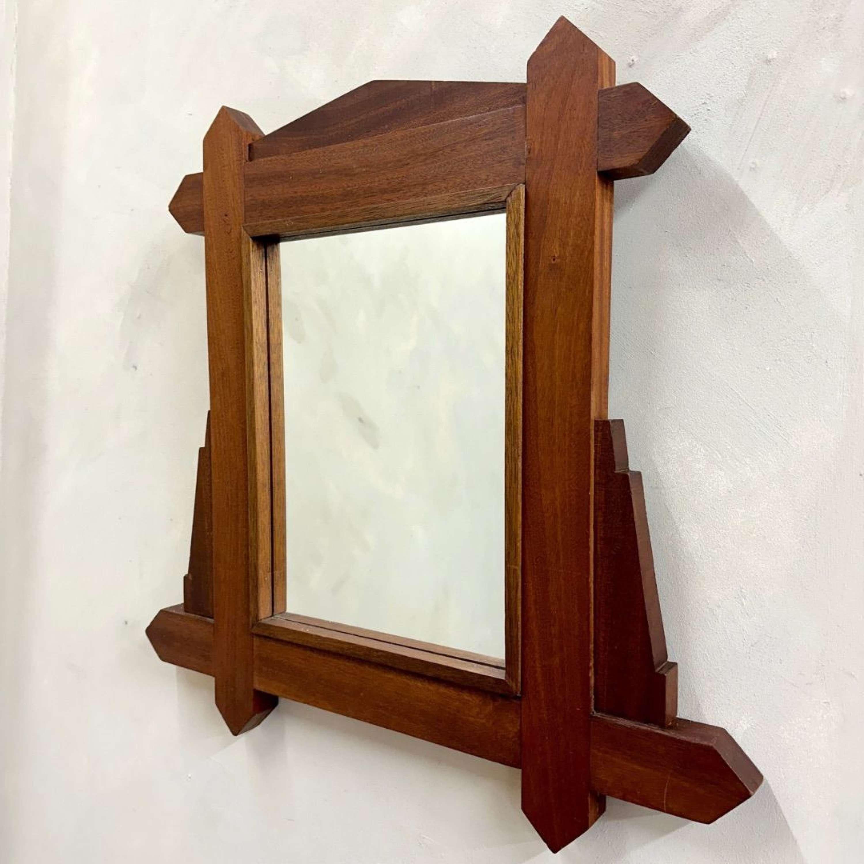 Miroir en chêne brut en très bon état.

Pays-Bas, vers 1970.

Hauteur - 64,5 cm
Largeur - 65,5 cm
Profondeur - 3.5 cm

Veuillez envoyer un message si vous avez besoin de plus d'informations ou de photos. 

Nous sommes heureux de travailler avec vous