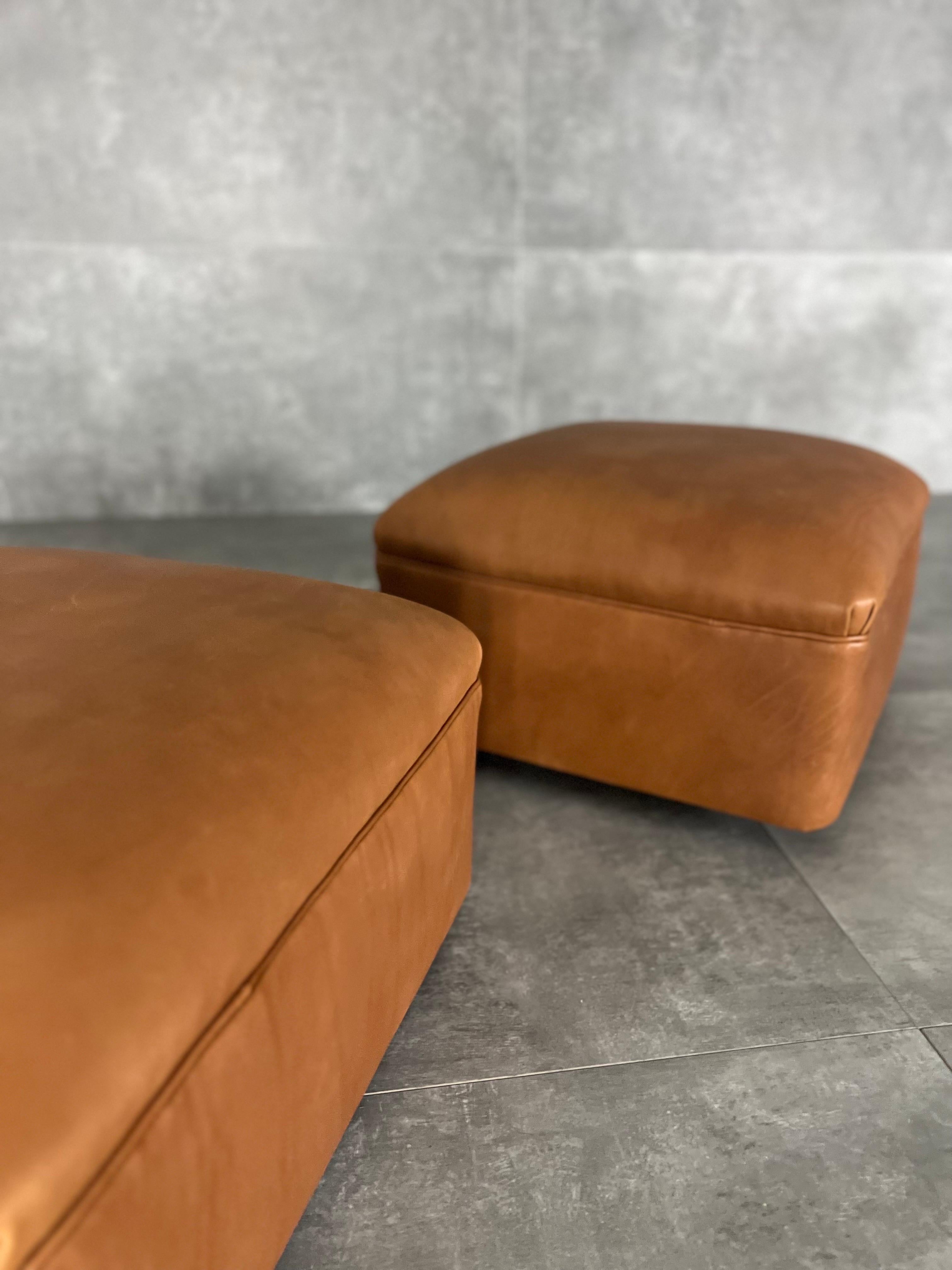 Leather 1960s ottomans, set of 2 In Good Condition In Quarrata, IT