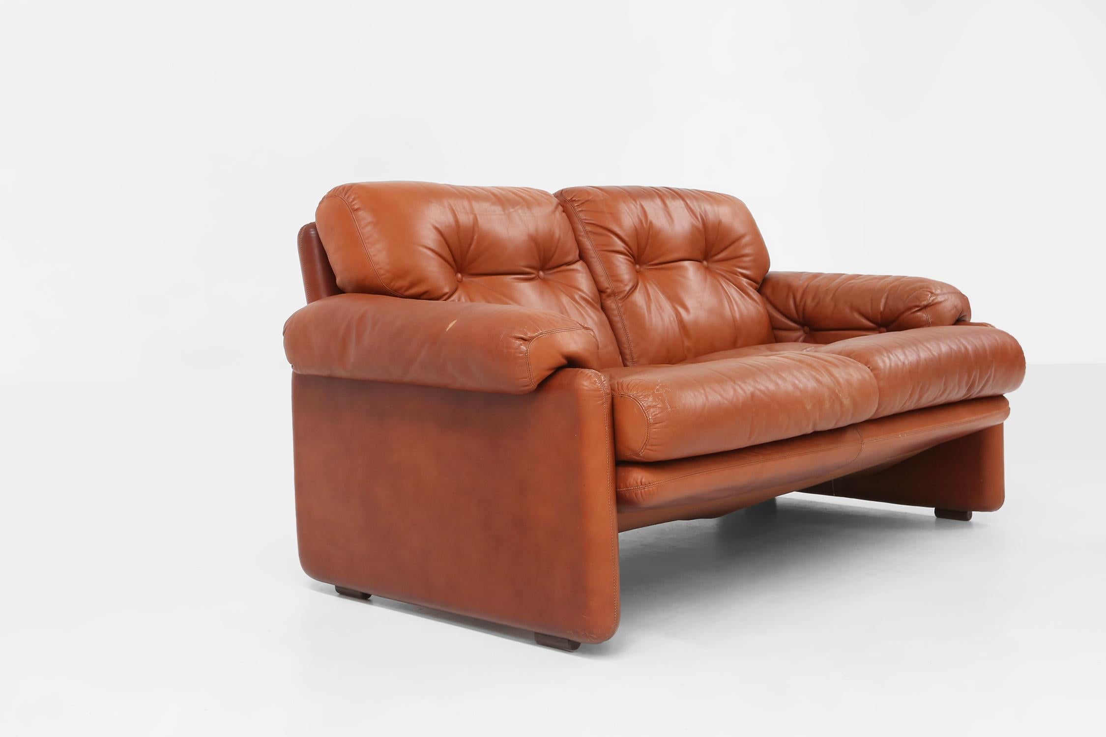 Leather 2-seater sofa Coronado by Tobia Scarpa for B&B Italia, Italy ca. 1960 In Good Condition For Sale In Meulebeke, BE