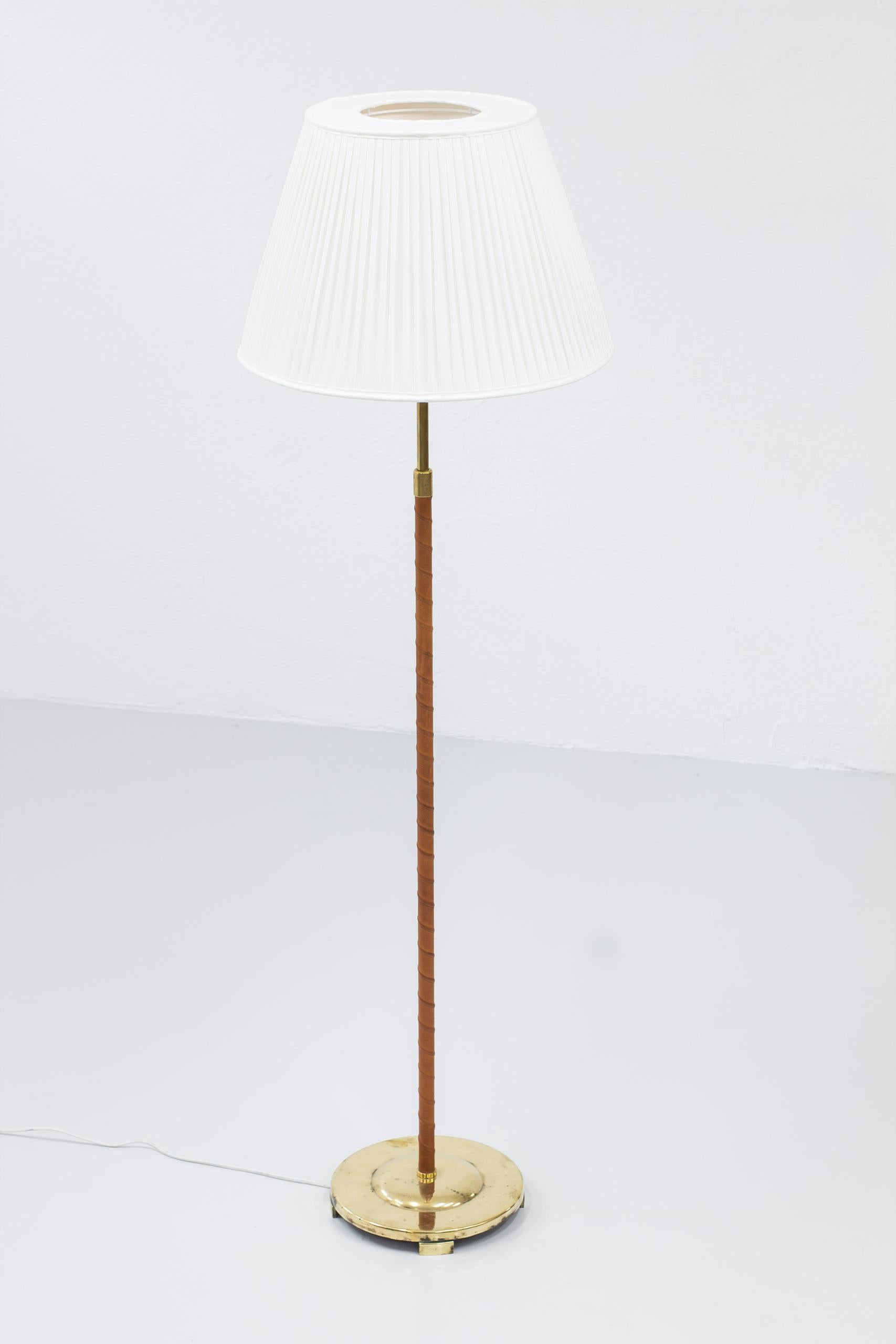 Leather and Brass Floor Lamp by Bertil Brisborg for NK, Sweden, 1940s For Sale 3