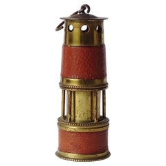 Lampe de table en forme de mineur en cuir et laiton, France, années 1960