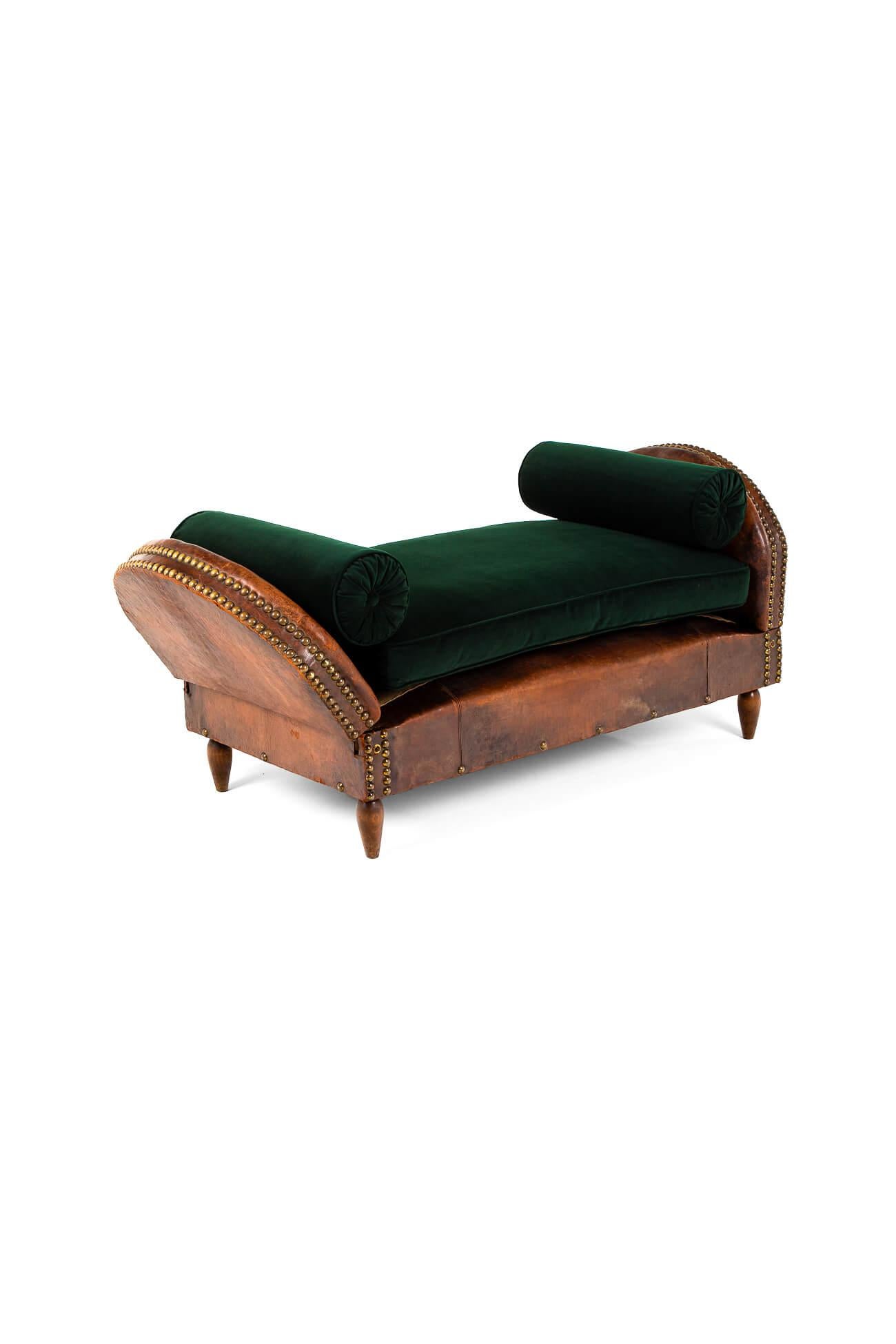 Leather and Brass studded Day bed For Sale 4