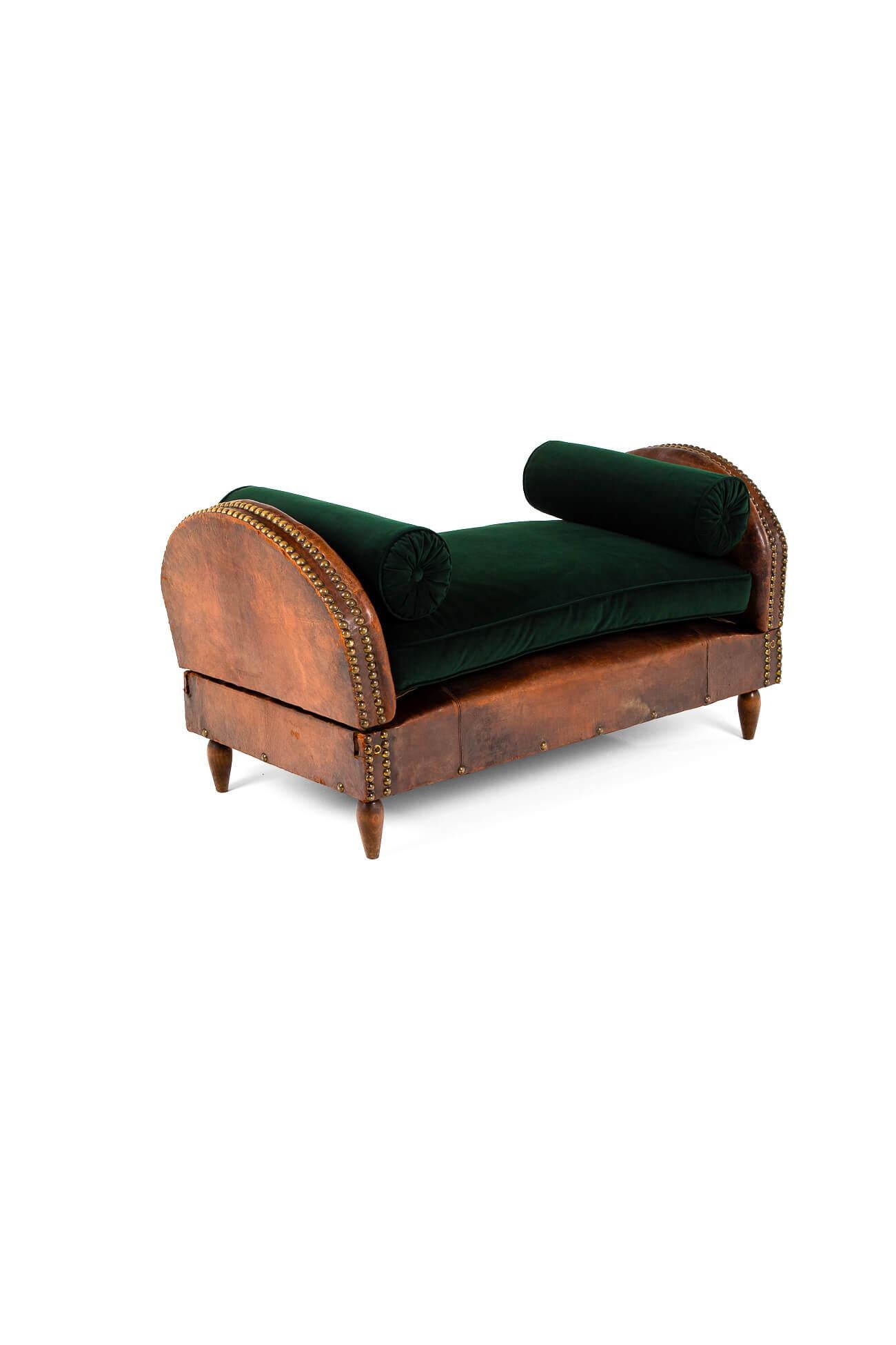 Leather and Brass studded Day bed For Sale 5