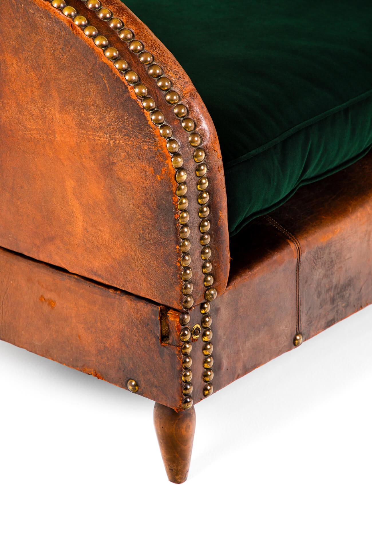 Leather and Brass studded Day bed For Sale 7