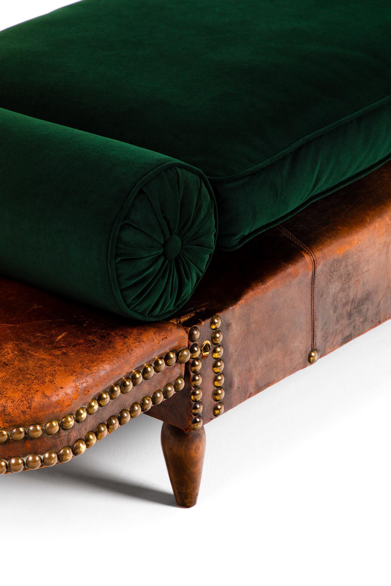 Leather and Brass studded Day bed For Sale 8