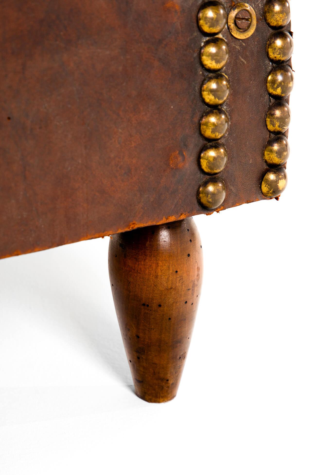 Leather and Brass studded Day bed For Sale 11