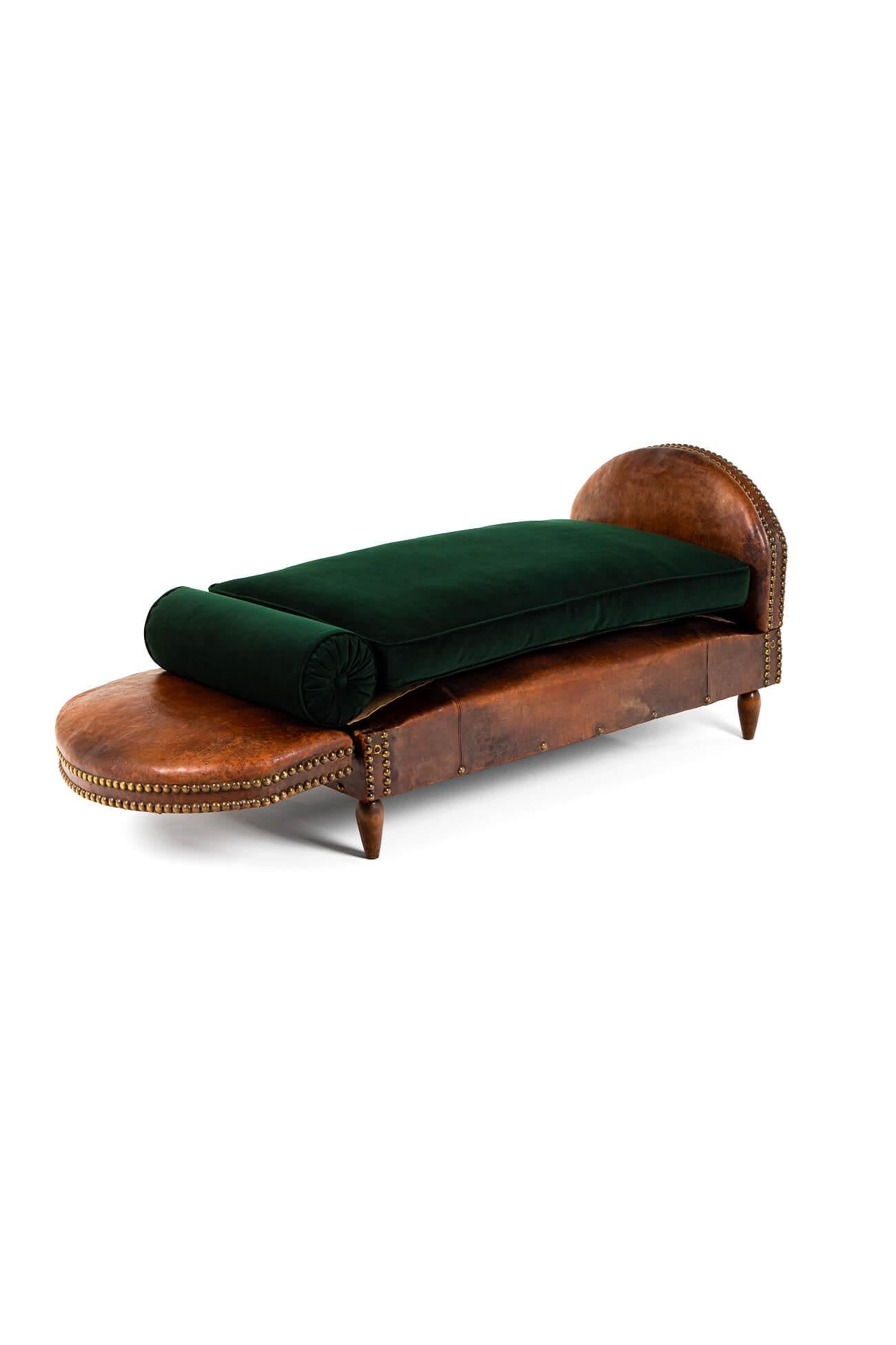 Leather and Brass studded Day bed For Sale 2