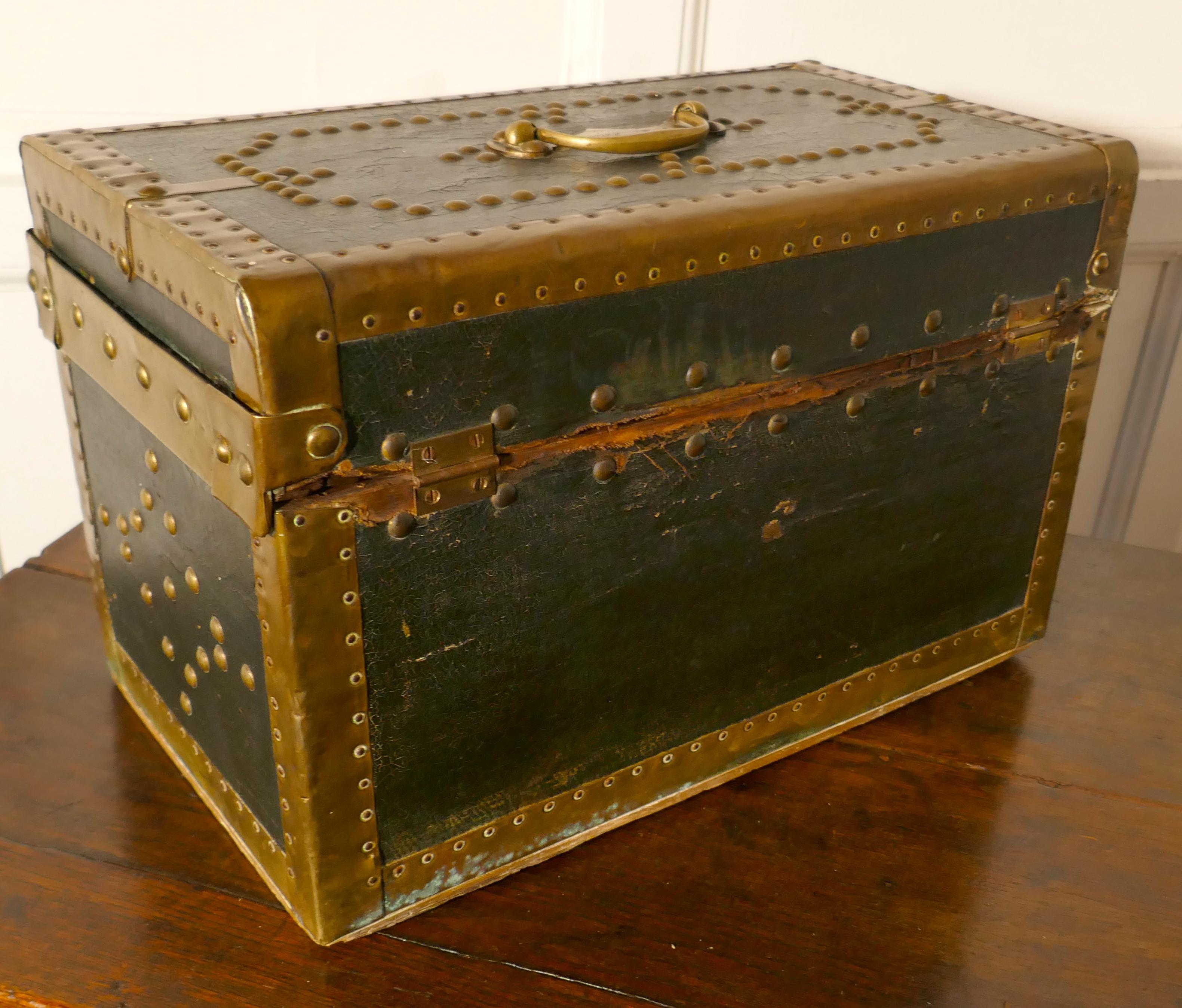 Leather and Brass Studded Treasure Chest or Jewellery Box 1878 In Fair Condition In Chillerton, Isle of Wight