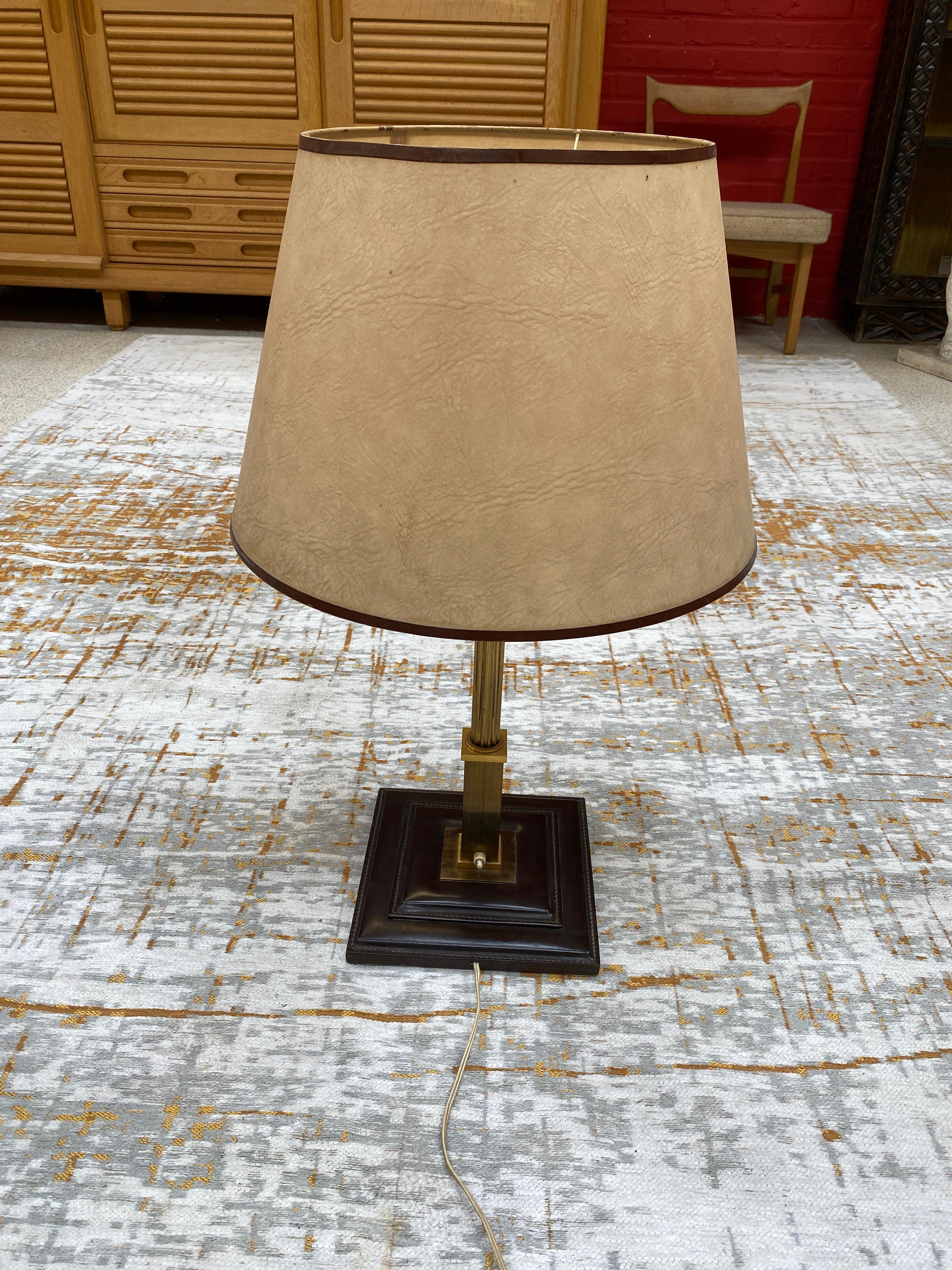Mid-Century Modern Leather and Brass Table Lamp Attributed to Jacques Adnet, circa 1950 For Sale