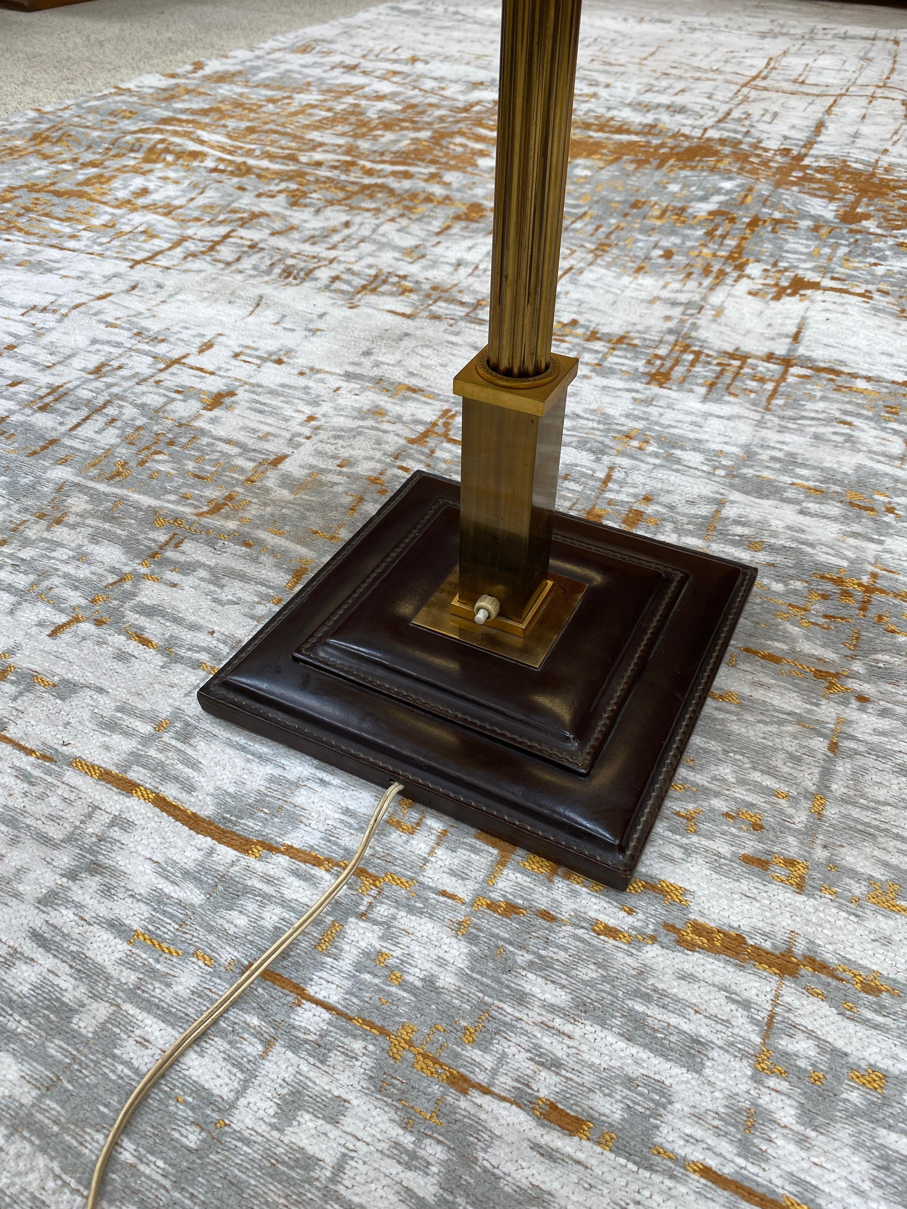 Mid-20th Century Leather and Brass Table Lamp Attributed to Jacques Adnet, circa 1950 For Sale