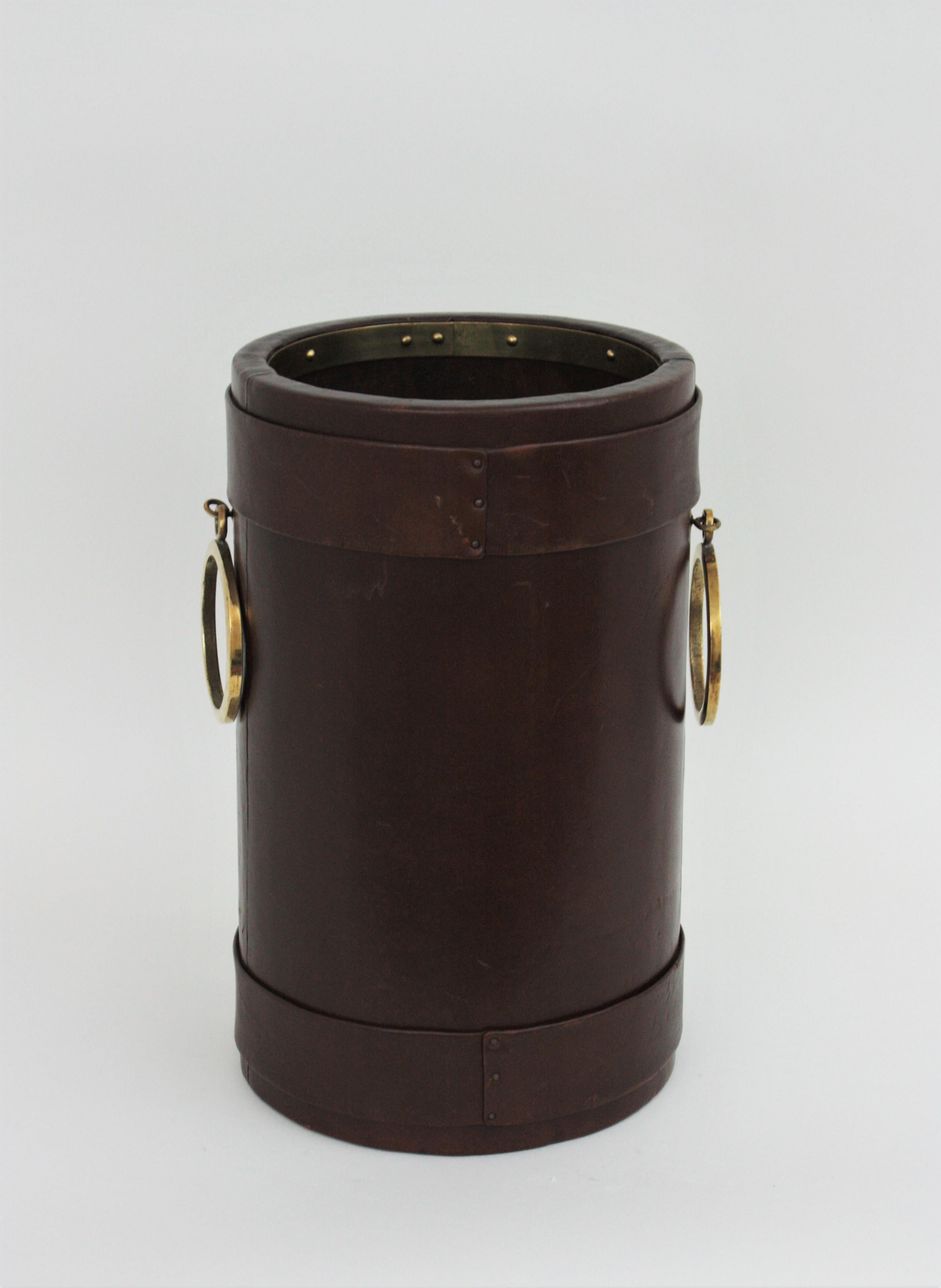 Spanish Umbrella Stand in Leather and Brass with Coat of Arms Detail For Sale 6