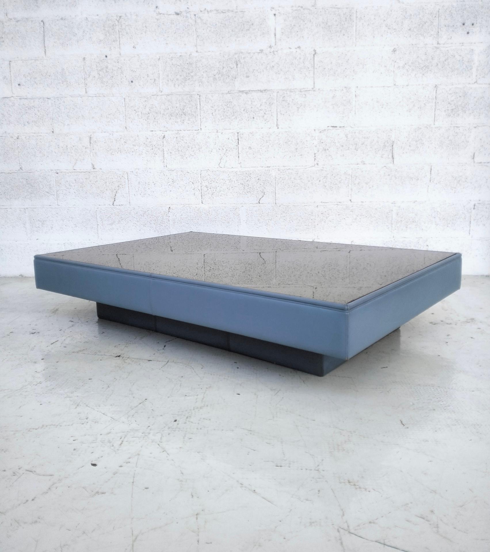 Luigi Massoni was one of the greatest Italian designers of the 20th century. Born in Milan in 1930, he studied architecture at the University of Milan before starting his career in design.

Massoni worked for many Italian design companies, including