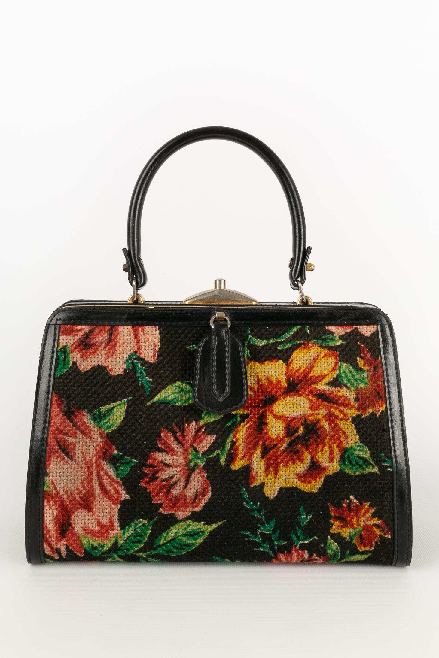 Leather and canvas bag In Good Condition For Sale In SAINT-OUEN-SUR-SEINE, FR