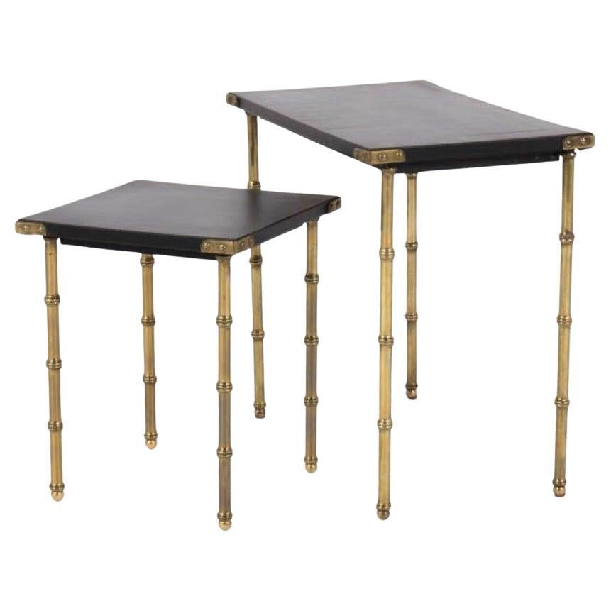 Mesa auxiliar de cuero y latón fundido de Jacques Adnet, Francia, c. 1950