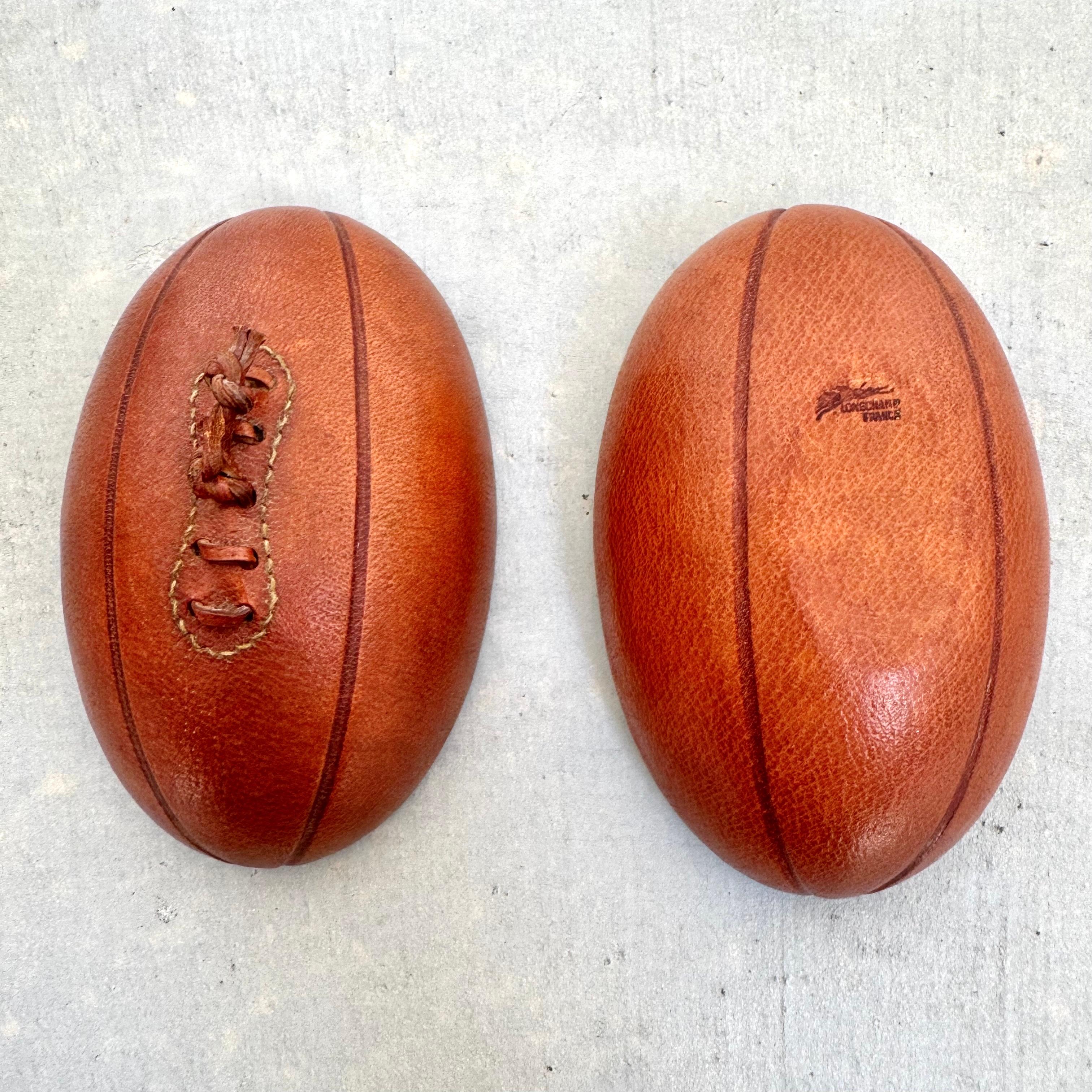 Cendrier en cuir et céramique pour ballon de football par Longchamps, années 1950 France 1