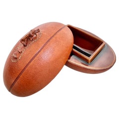 Cendrier en cuir et céramique pour ballon de football par Longchamps, années 1950 France