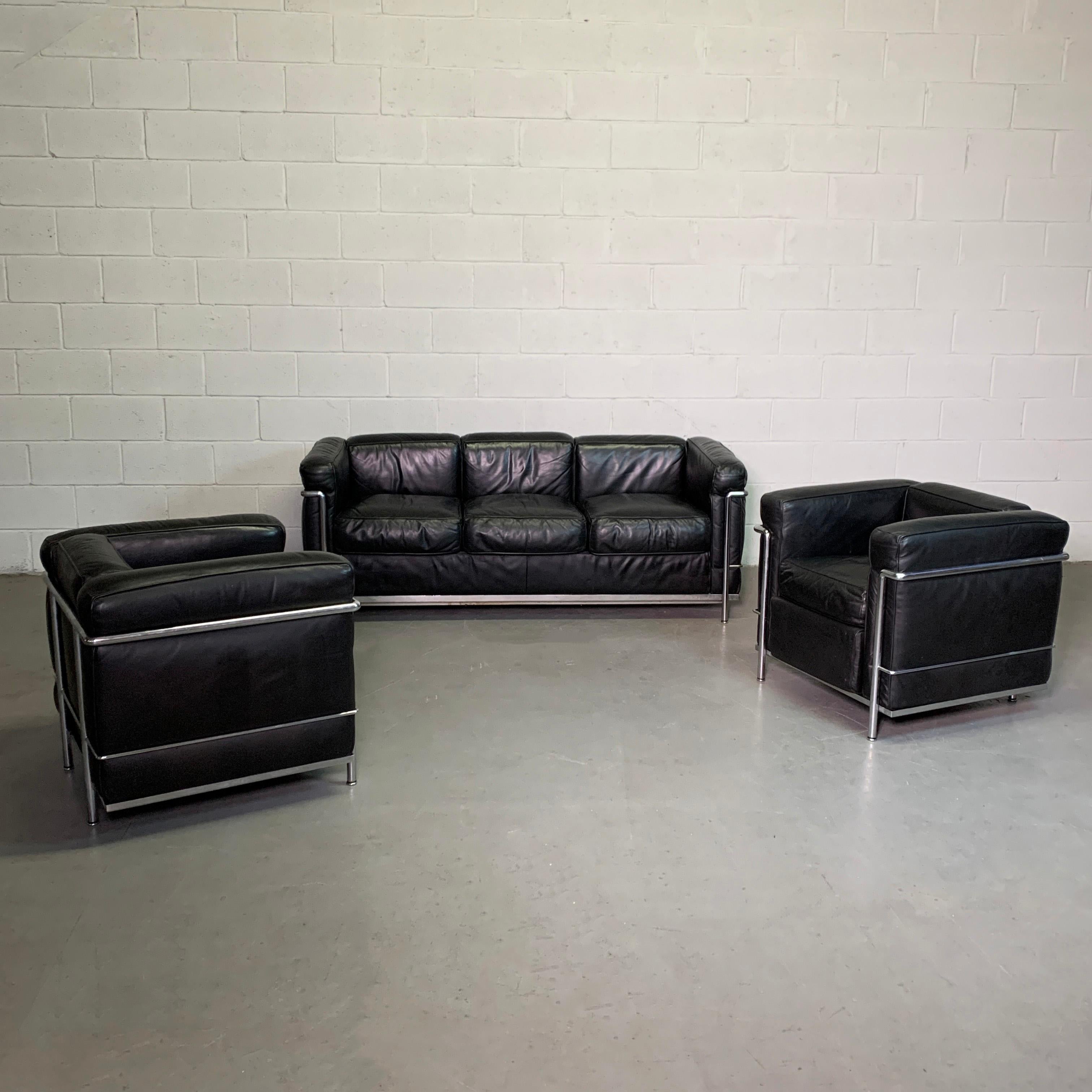 Leather and Chrome LC2 Club Chairs by Le Corbusier for Cassina In Good Condition In Brooklyn, NY