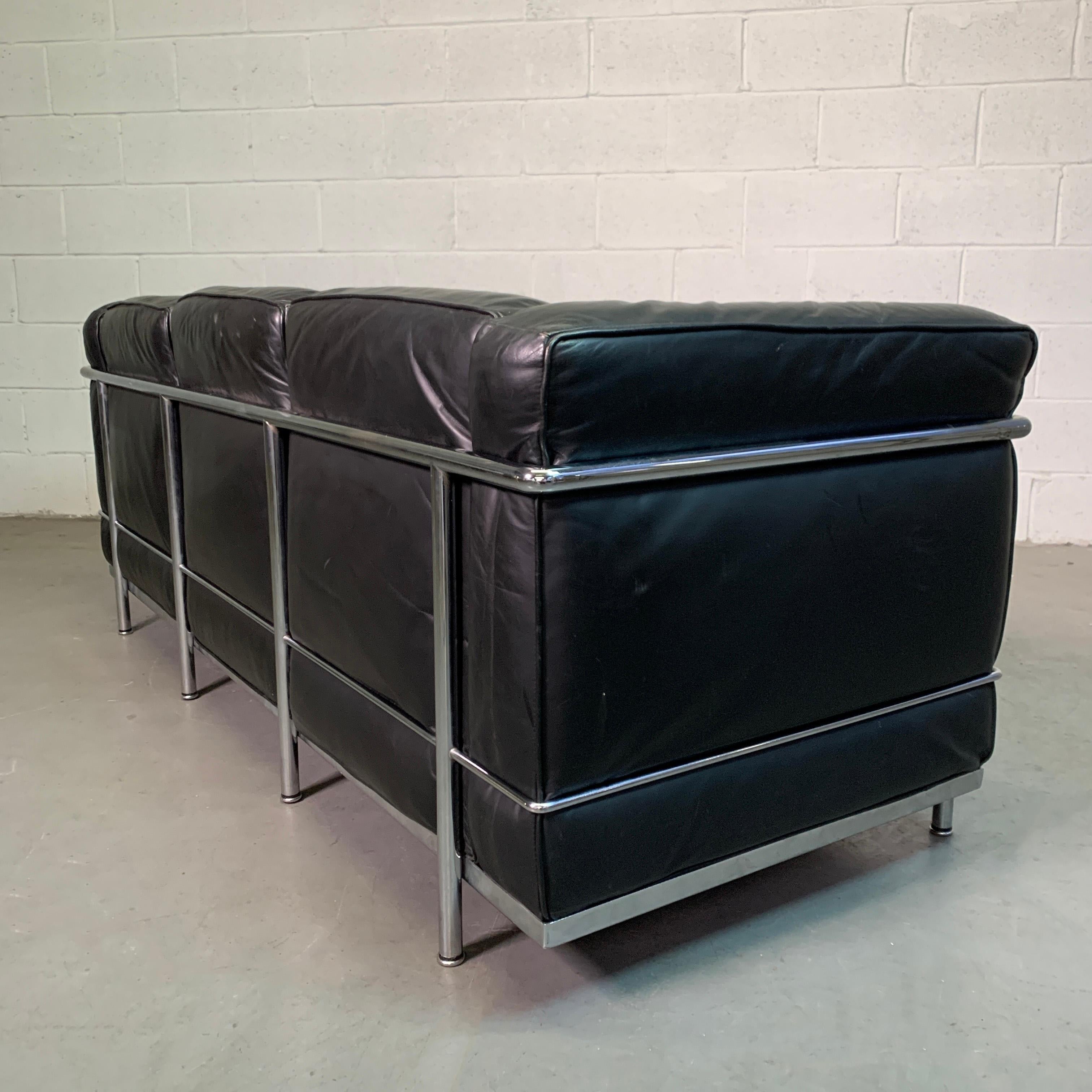 Leather and Chrome Three Seat LC2 Sofa by Le Corbusier for Cassina For Sale 1
