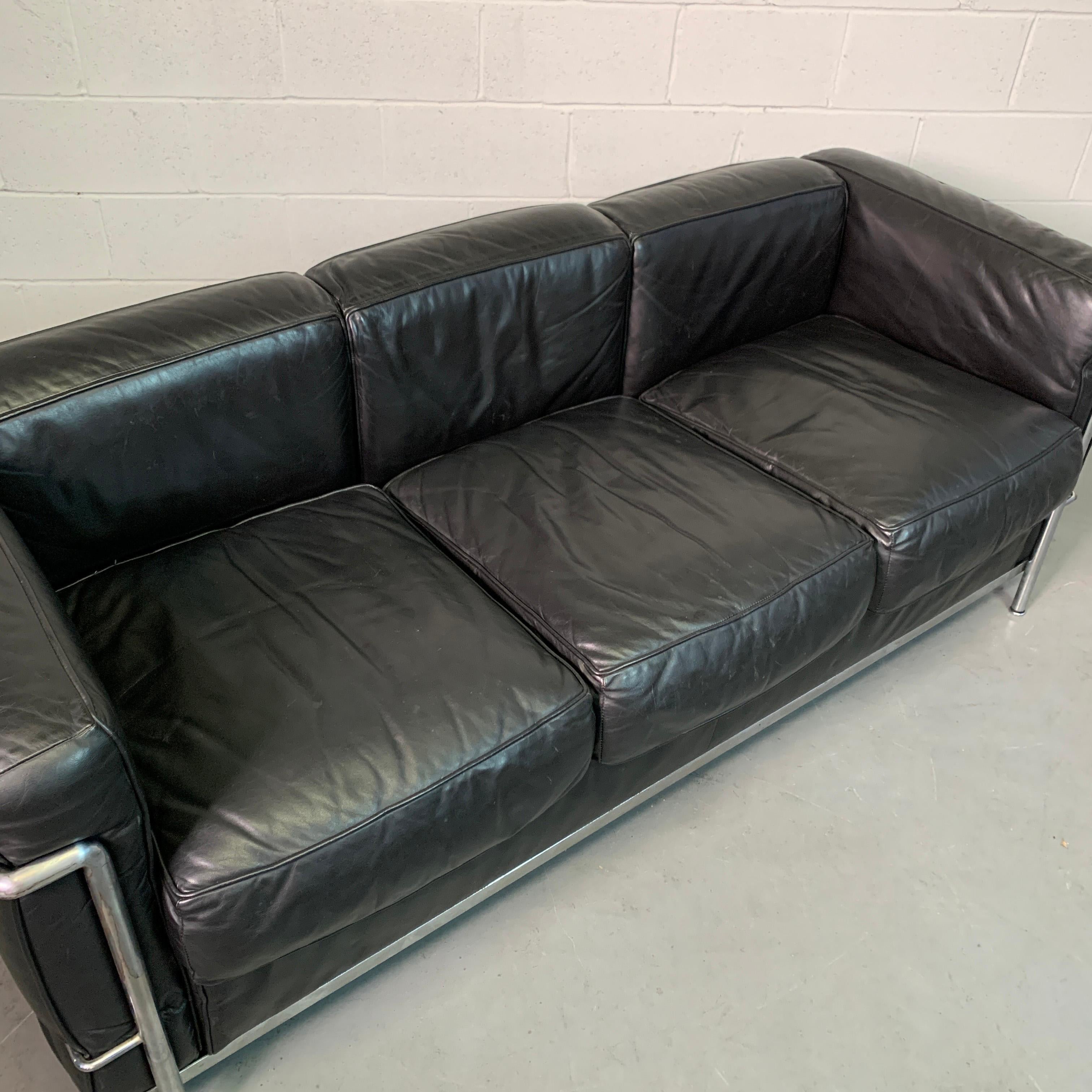 Leather and Chrome Three Seat LC2 Sofa by Le Corbusier for Cassina For Sale 2