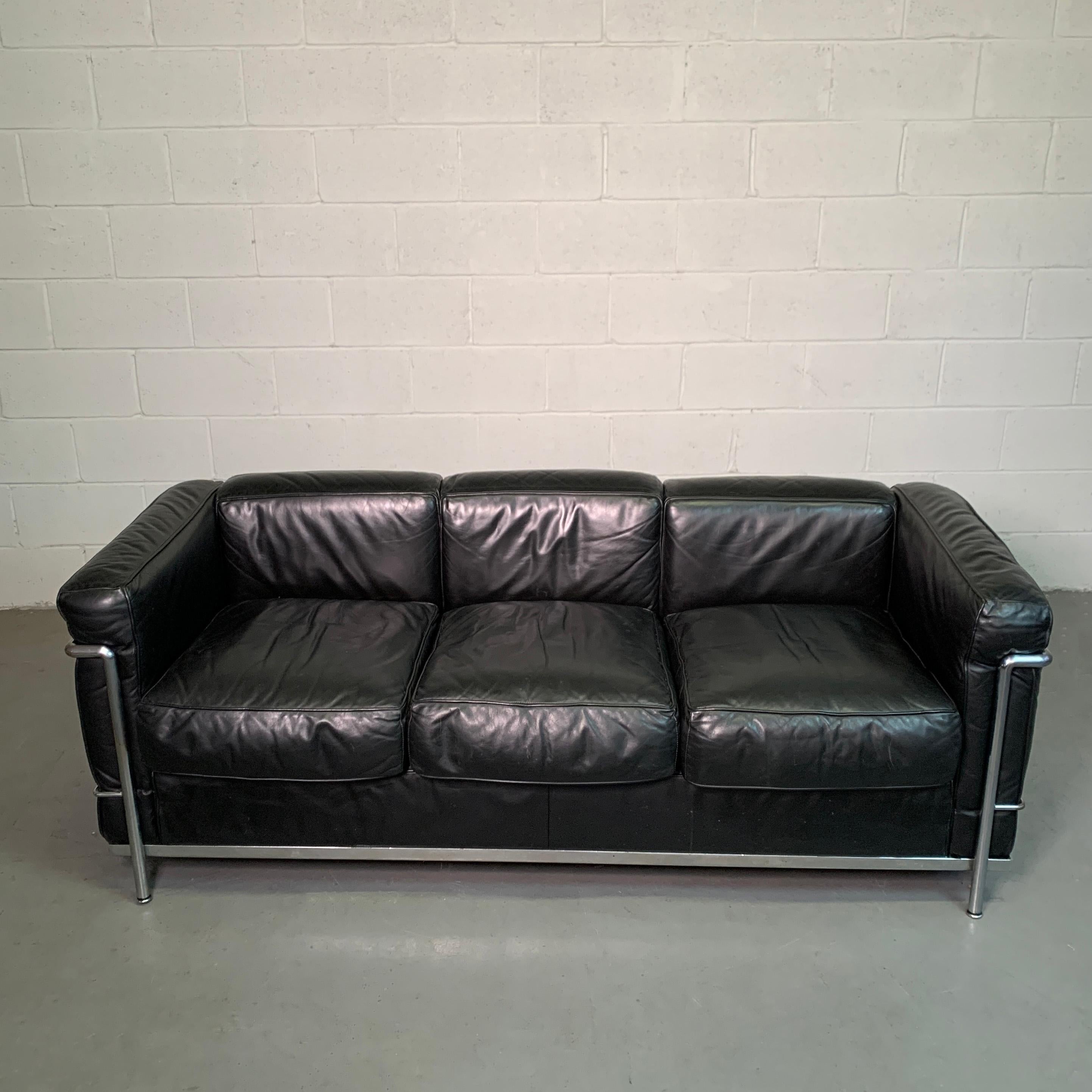 Leather and Chrome Three Seat LC2 Sofa by Le Corbusier for Cassina In Good Condition For Sale In Brooklyn, NY