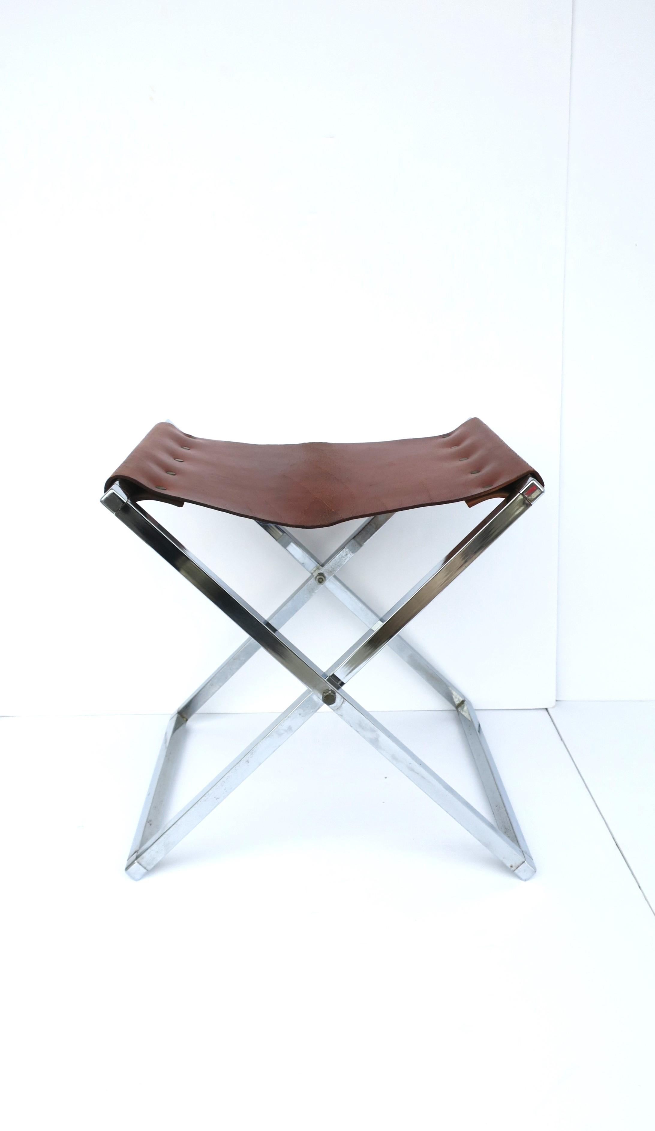 Leather and Chrome Campaign Bench or Stool In Good Condition For Sale In New York, NY