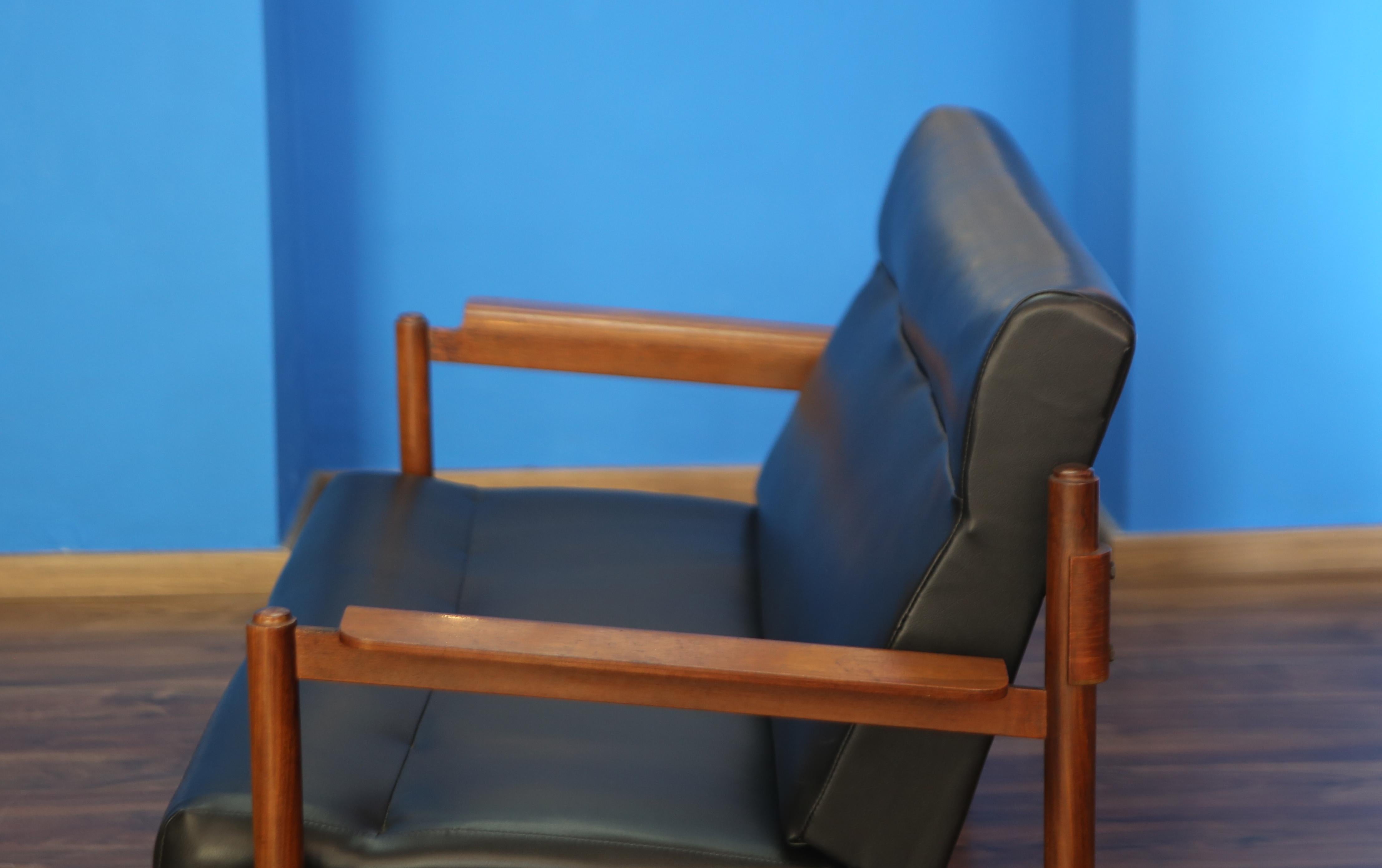 Leather and curved wood sofa by Olimpio Vigano produced by VOM Italia in 1950 in vendita 2
