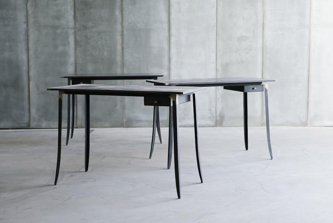 Schreibtisch aus Leder und Metall im Angebot 4