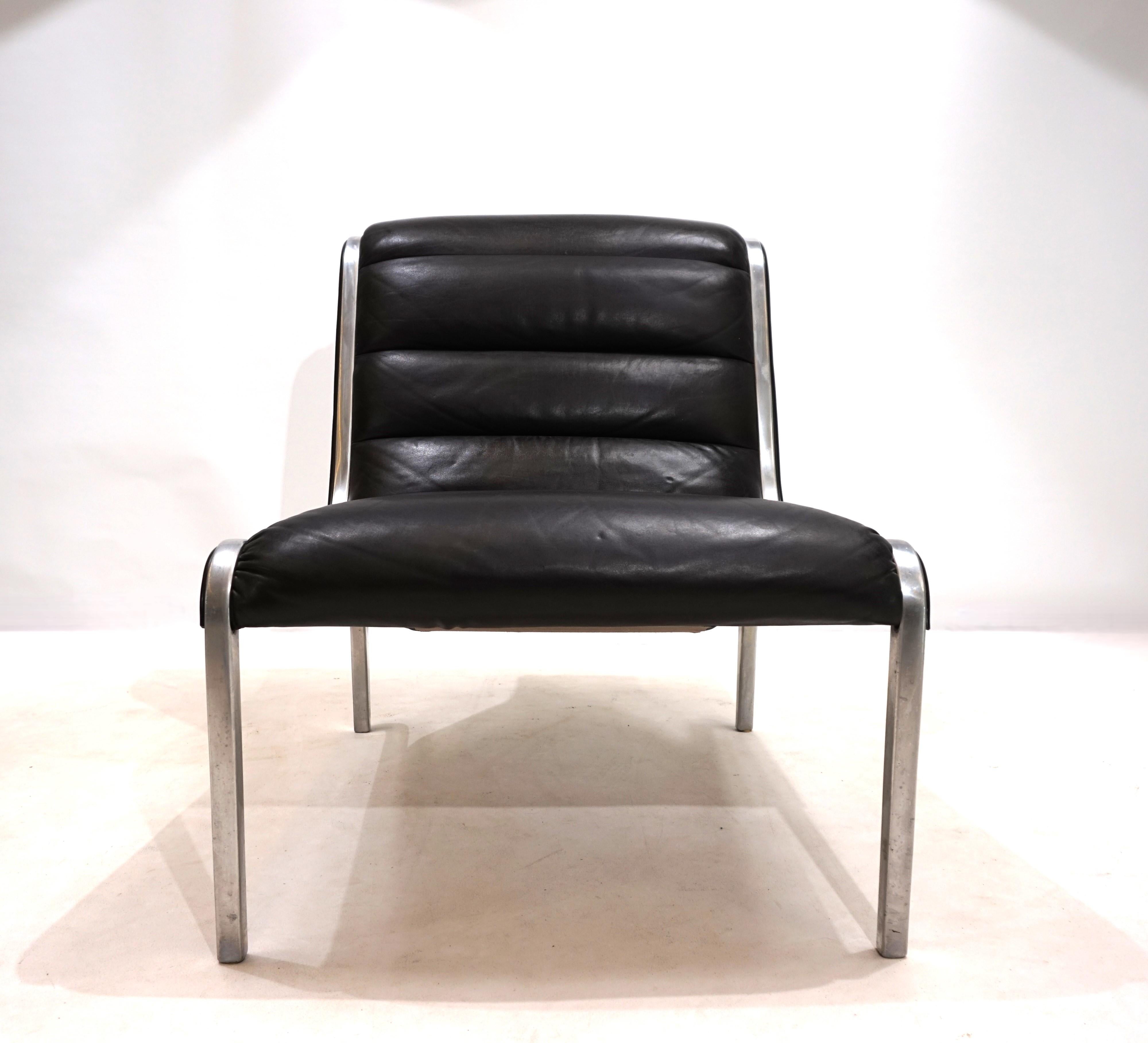 Leather and metal lounge chair, 1970 11