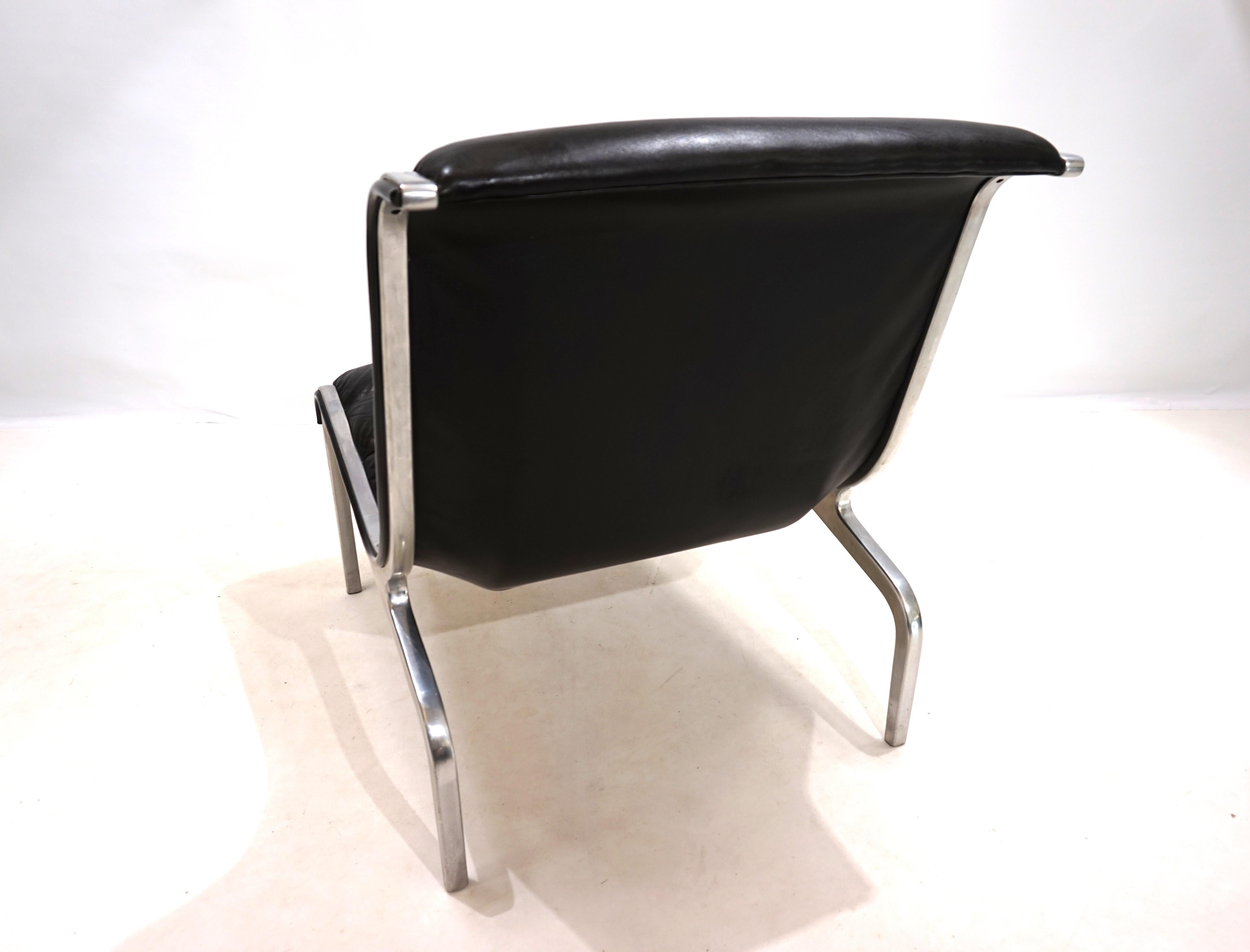 Leather and metal lounge chair, 1970 12