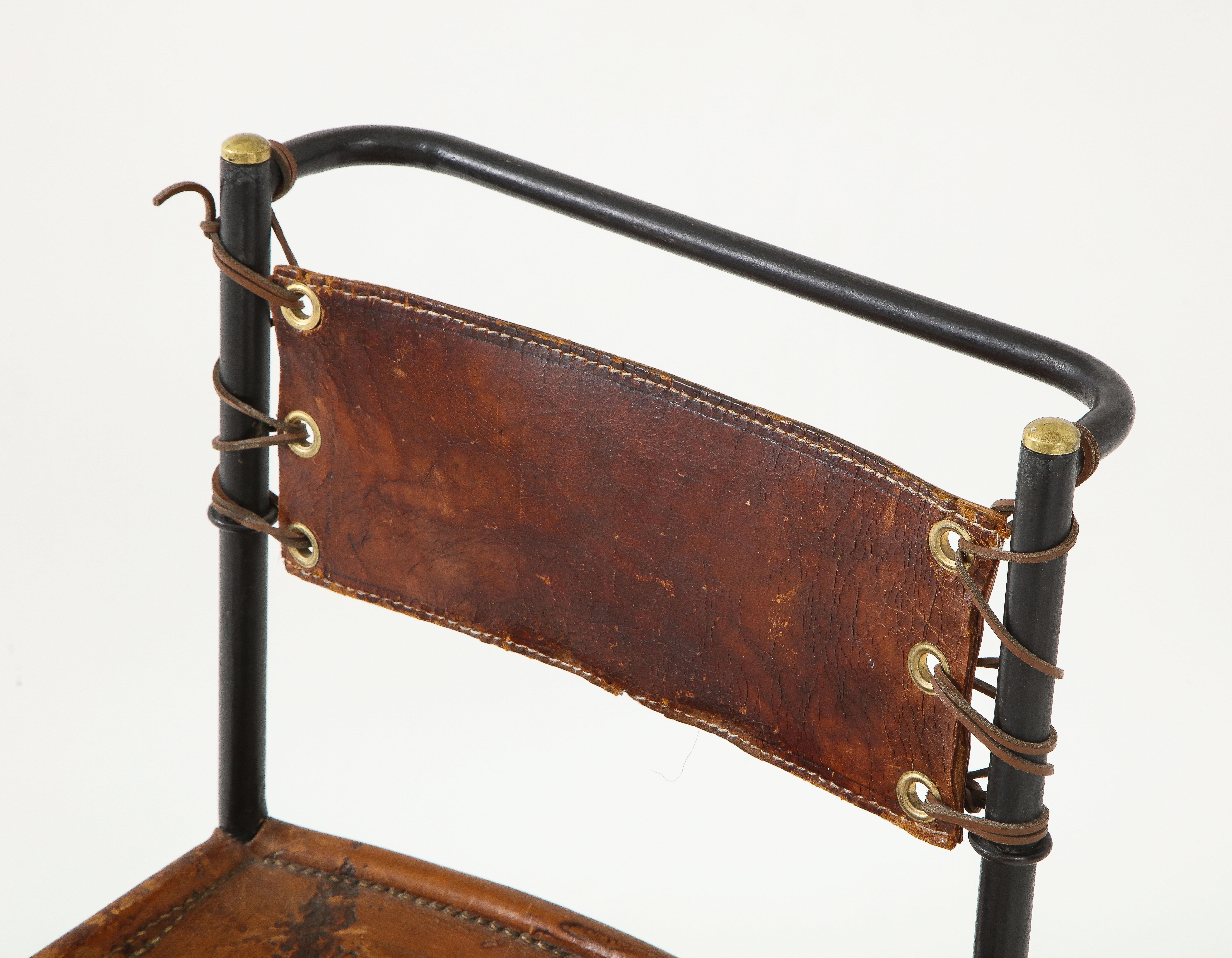 Chaise d'appoint en cuir et métal dans le style de Jacques Adnet, France, c.C. années 1950 en vente 5