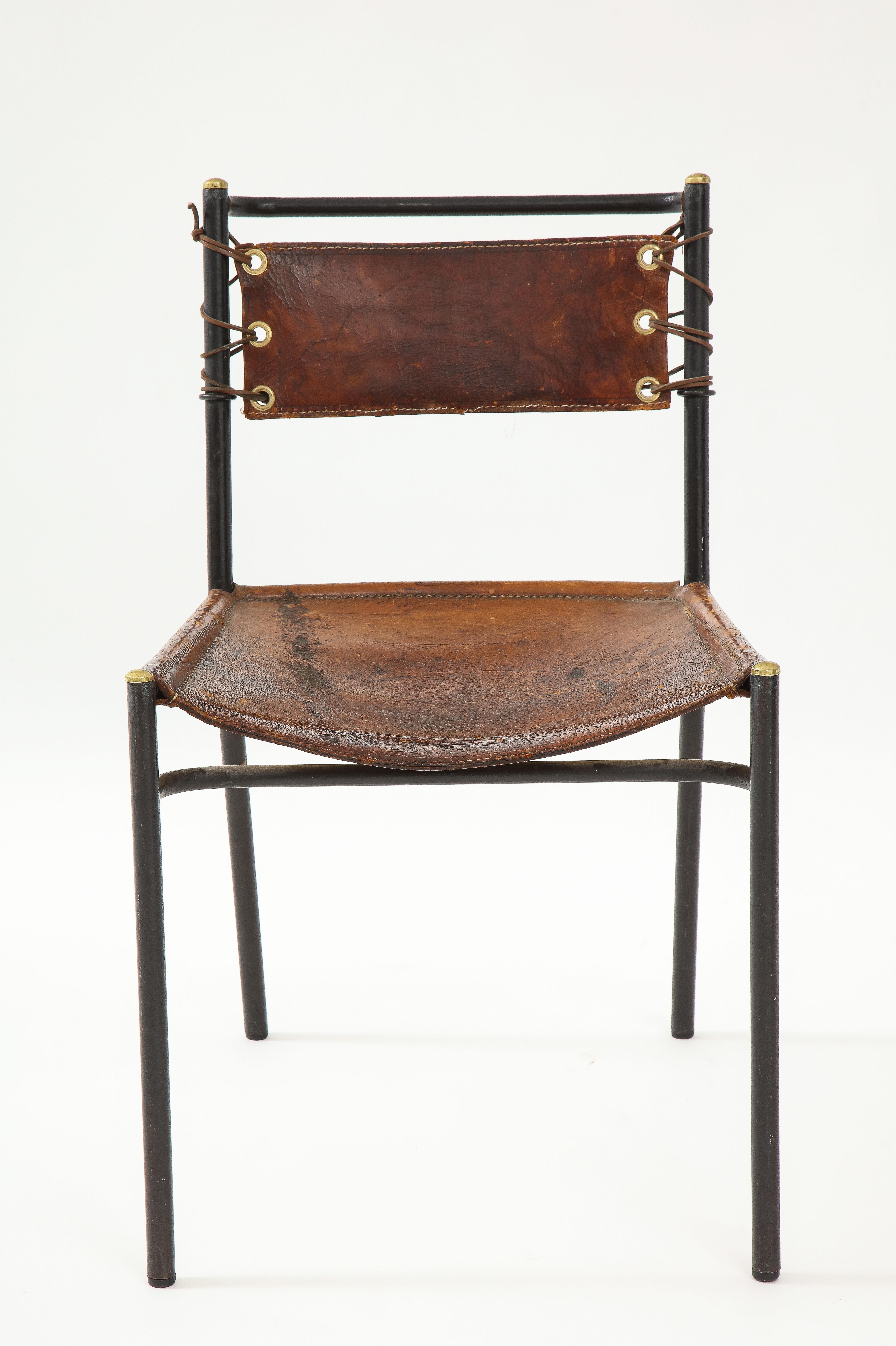 Beistellstuhl aus Leder und Metall im Stil von Jacques Adnet, Frankreich, ca. 1950er Jahre im Angebot 3
