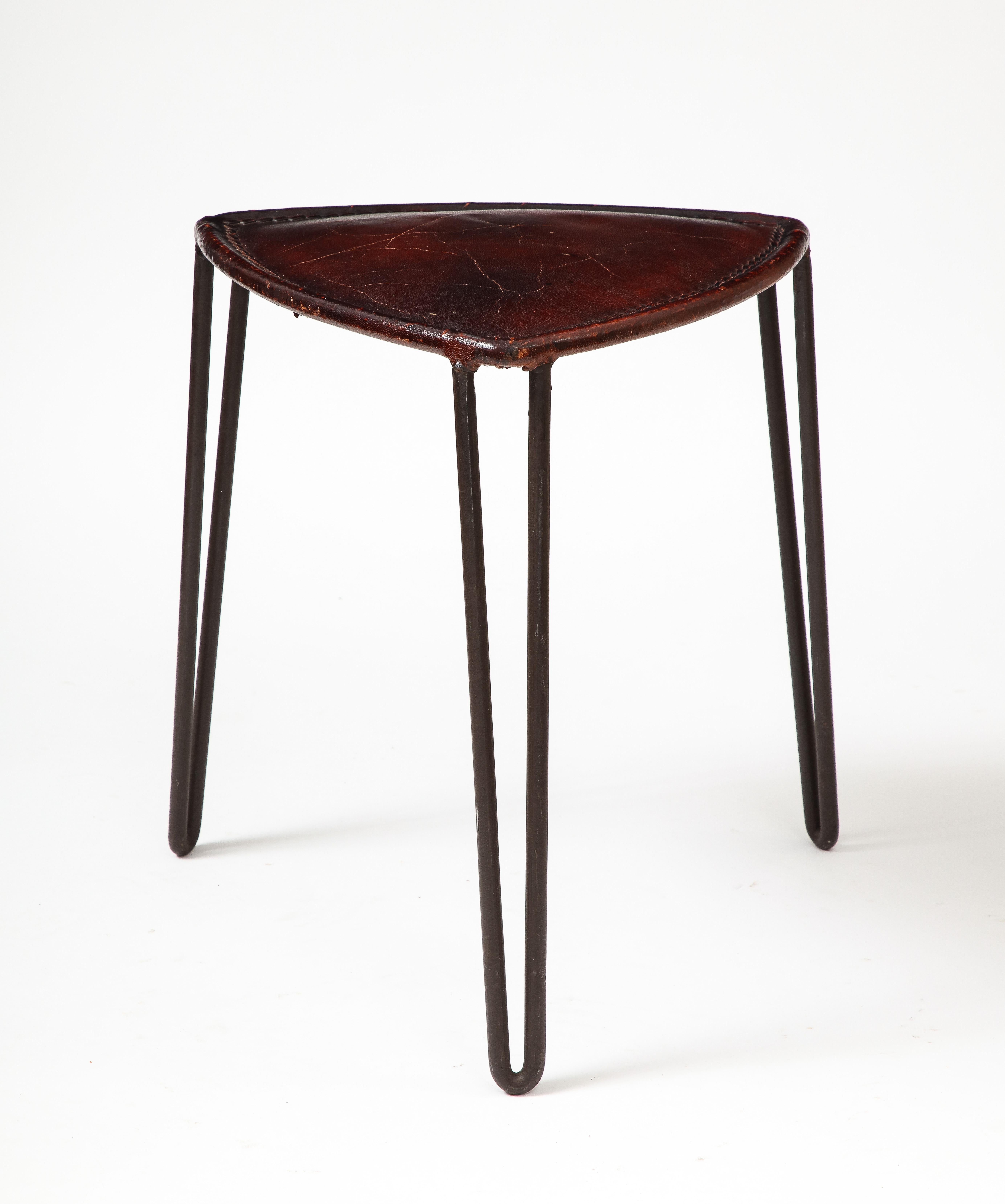 Hocker aus Leder und Metall, Frankreich, um 1950 im Angebot 3