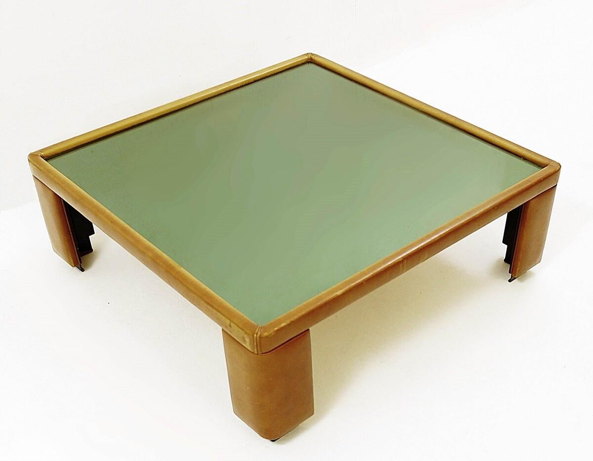 Leather and Mirrored Glass Coffee Table by Luigi Massoni for Poltrona Frau, 1970 2
