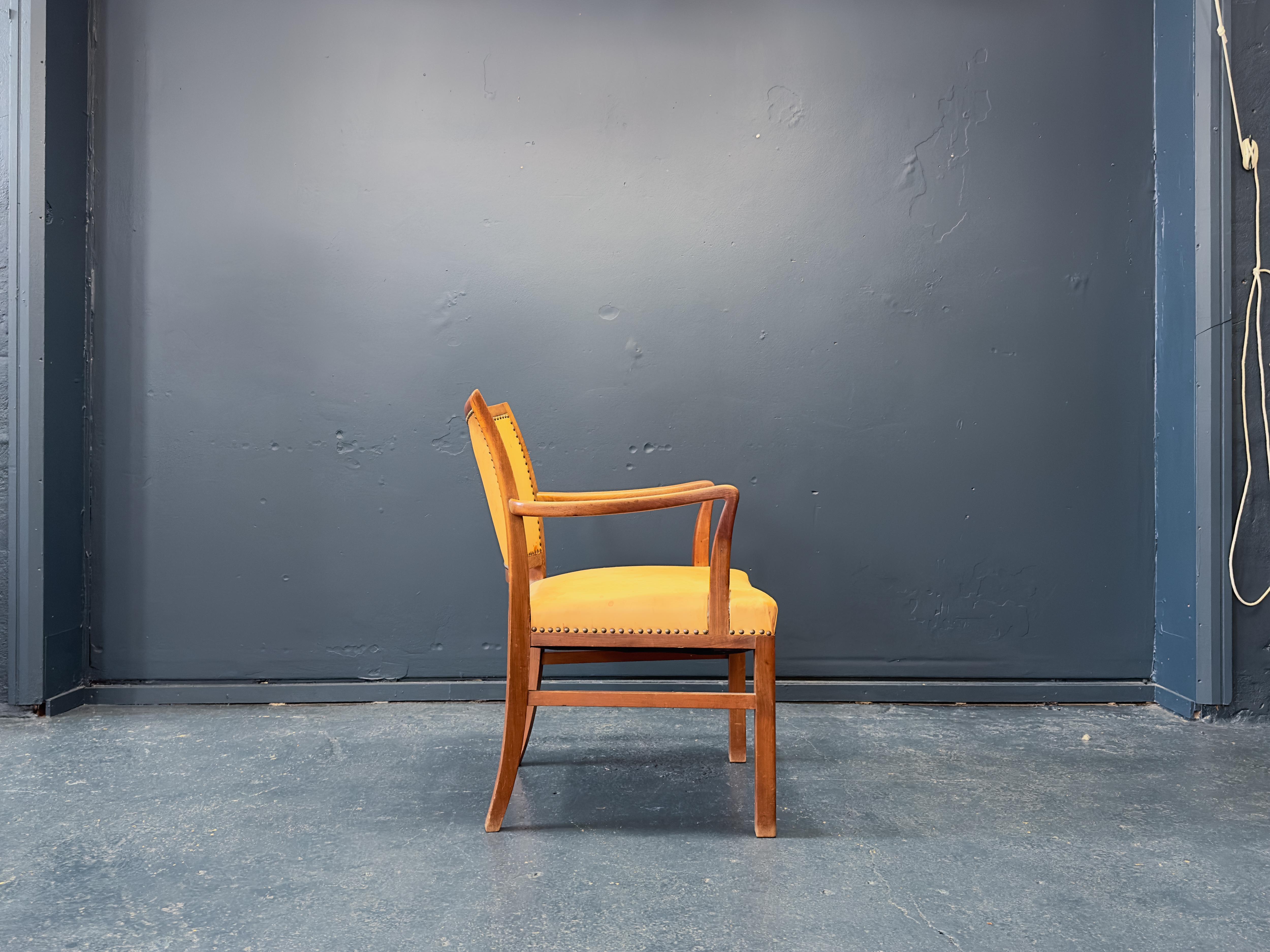 Mid-20th Century Leather and Oak Armchair For Sale