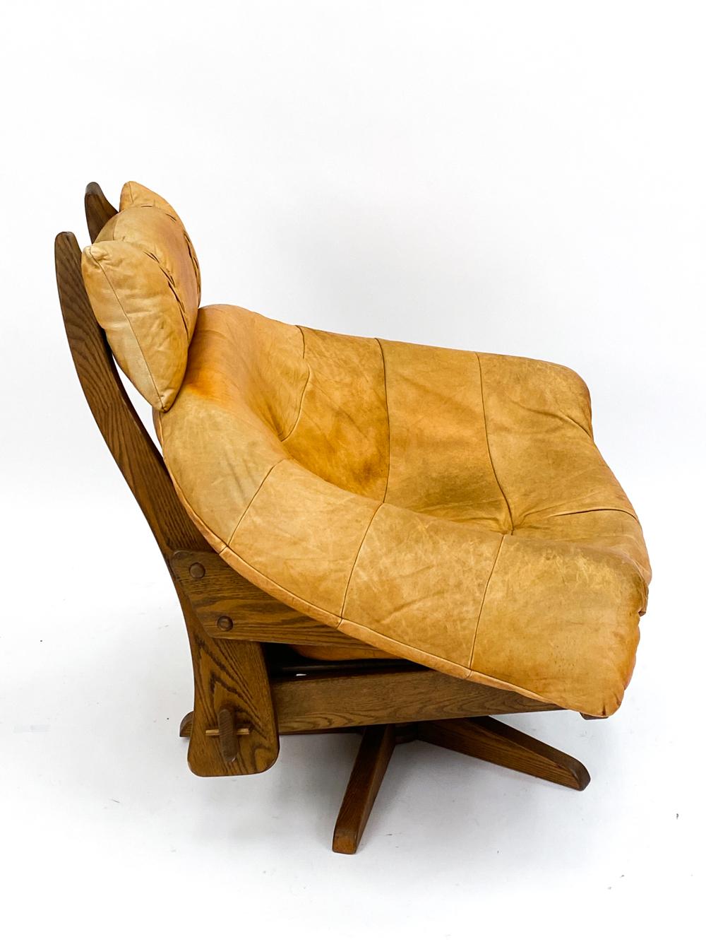 Leather And Oak Easy Chair With Footstool In Style Of Gerard Van Den Berg For Sale 7