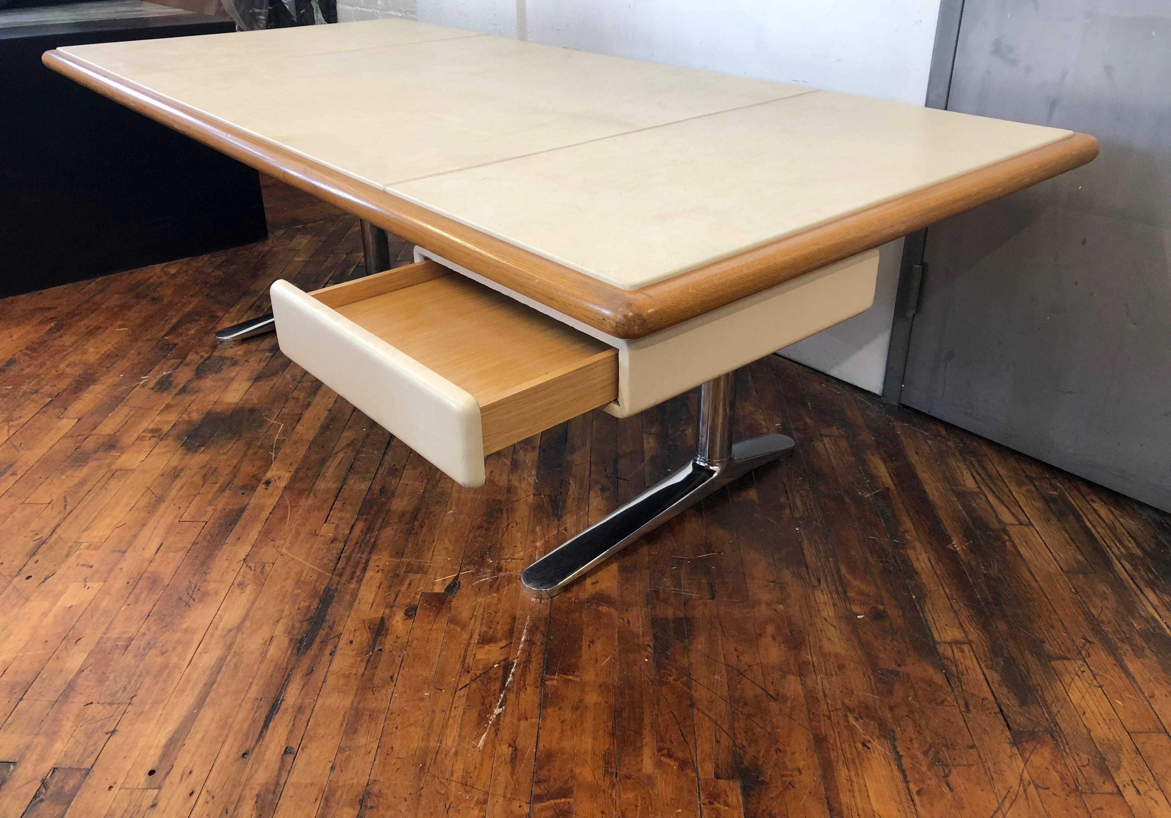 Scrivania direzionale in pelle e Oak di Warren Platner per Knoll, USA, circa 1965 In condizioni buone in vendita a Jersey City, NJ