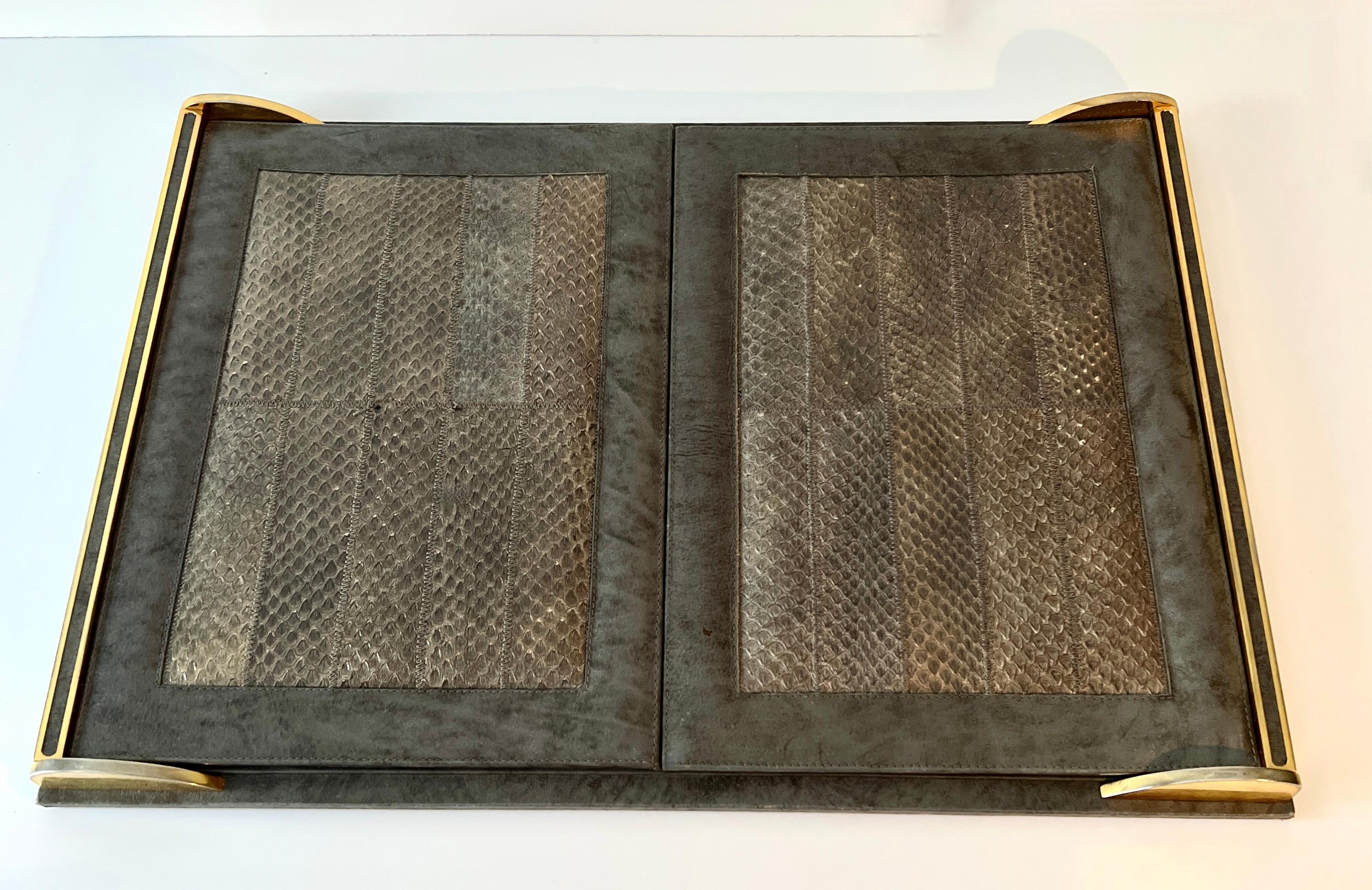 Pelle e rettile messicano con finiture in ottone  Blotter pieghevole con tasche In condizioni buone in vendita a Los Angeles, CA