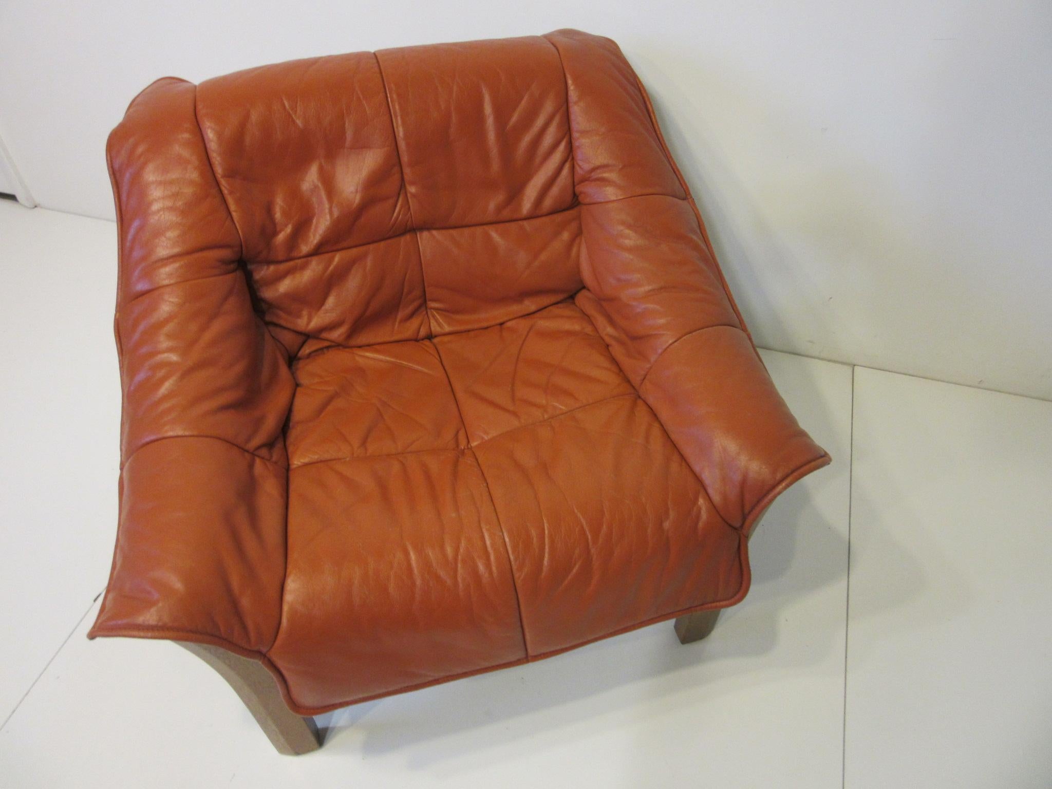 Leather and Rosewood Lounge Chair in the style of Lafer, Brazil In Good Condition In Cincinnati, OH