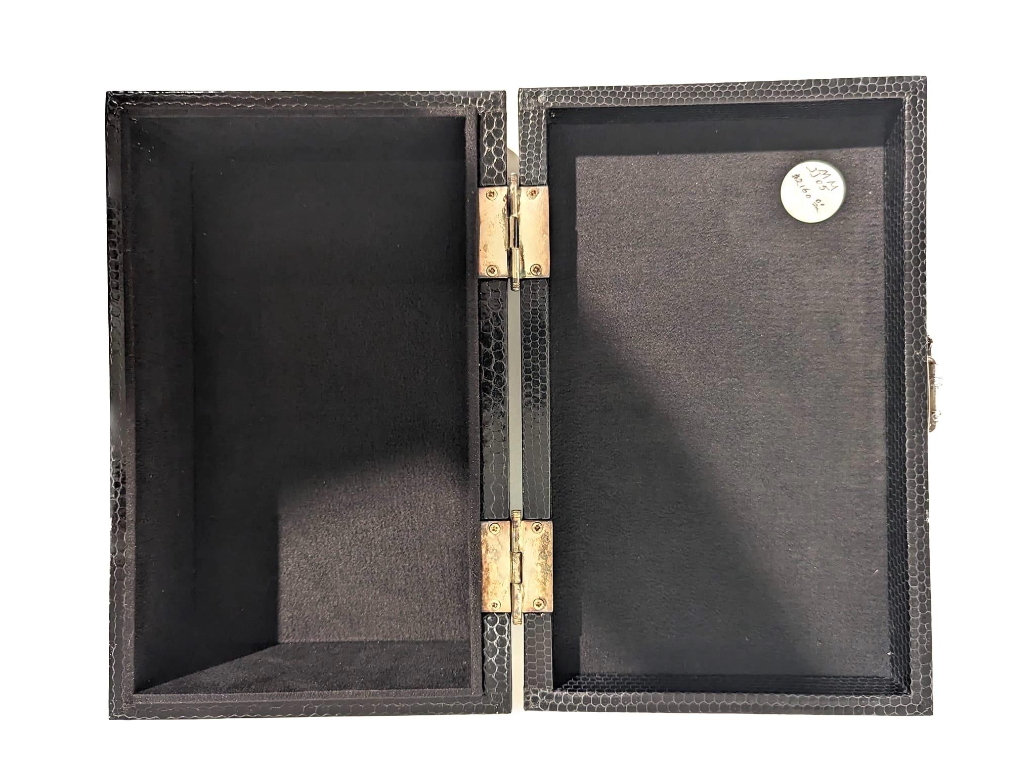 Caja decorativa de cuero y plata Tailandés en venta