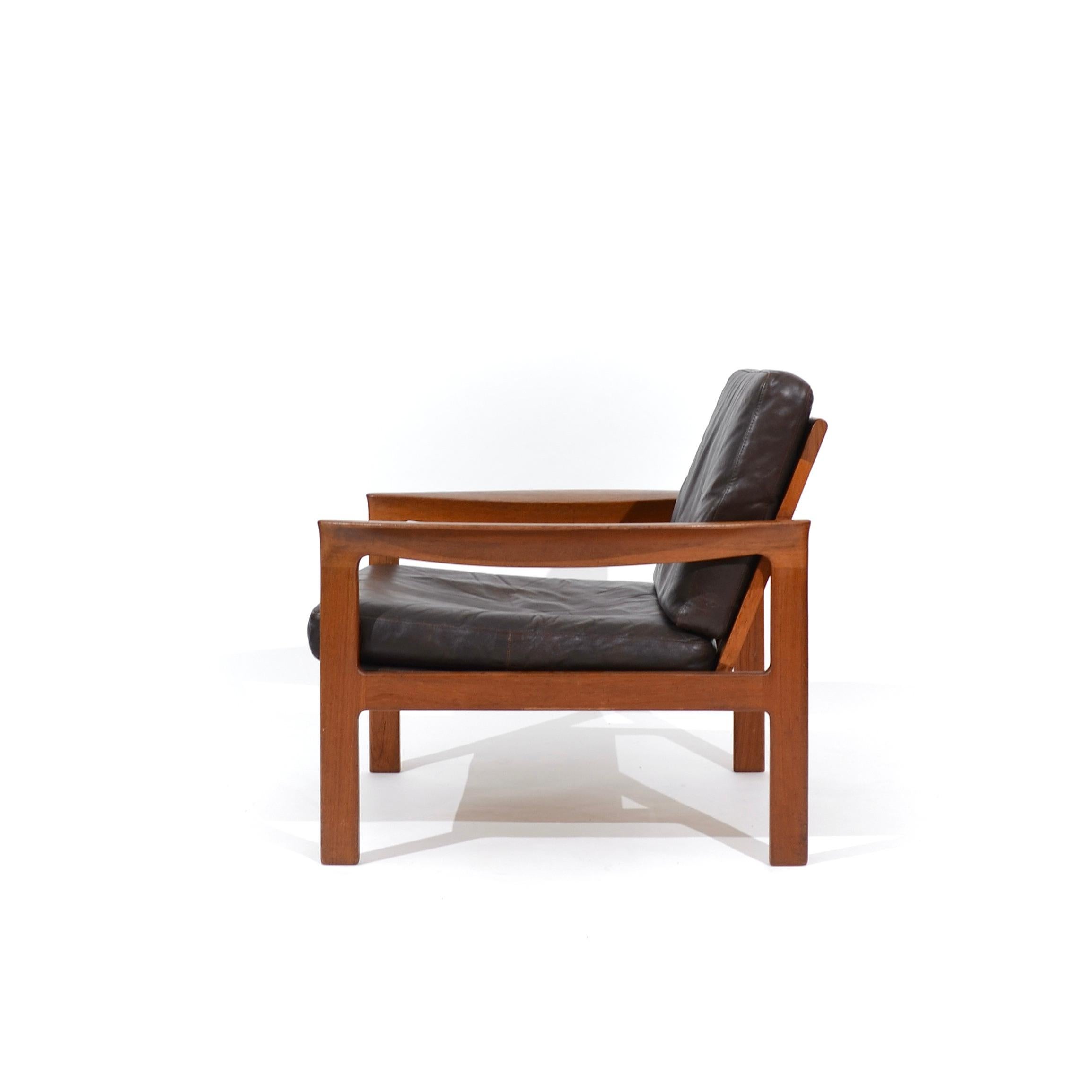 Mid-Century Modern Leather and teak armchair, Arne Wahl Iversen, Komfort, Denmark, 1960's For Sale