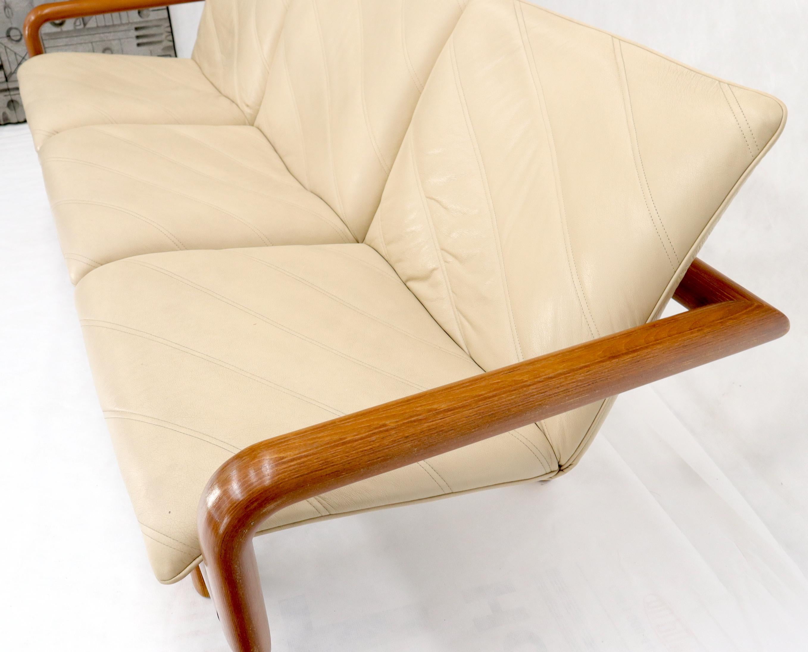 Leather and Teak Midcentury Danish Modern Floating Sofa For Sale 2