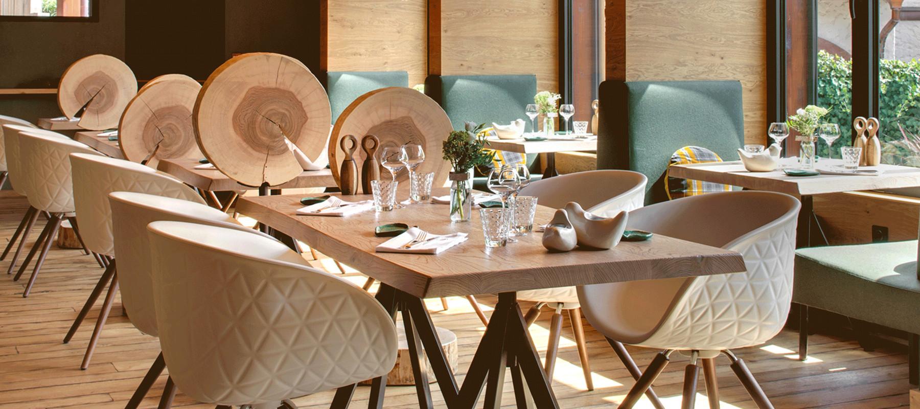 Zeitgenössische Designer-Esszimmerstühle aus Leder und Nussbaum, Up Chair 7