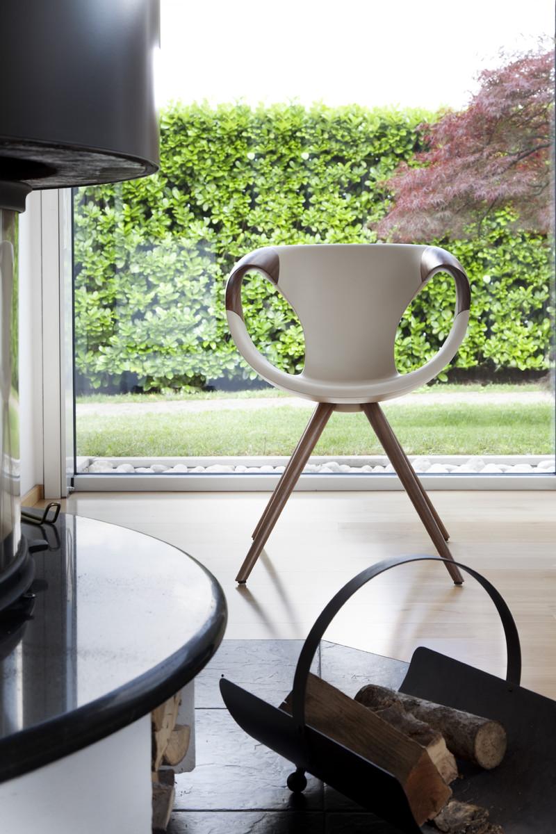 Zeitgenössische Designer-Esszimmerstühle aus Leder und Nussbaum, Up Chair 2