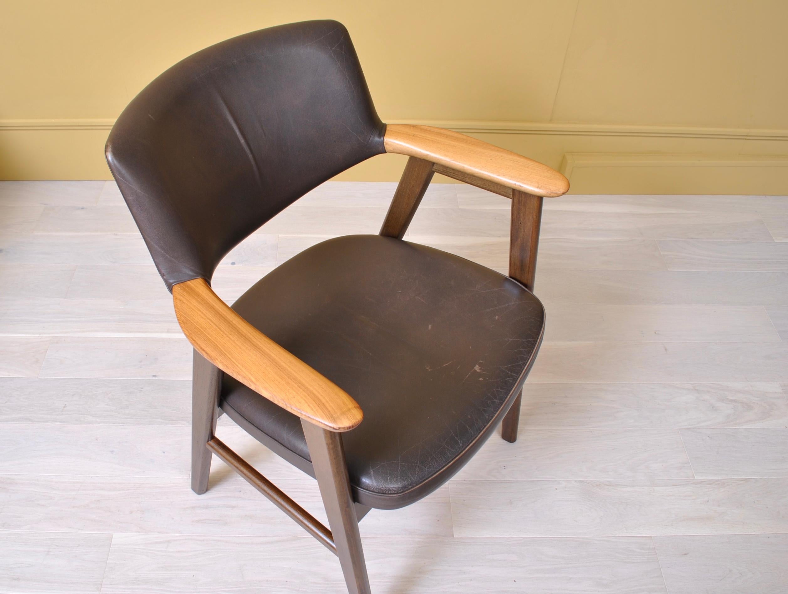 Leather and Walnut Erik Kirkegaard Desk Chair 4